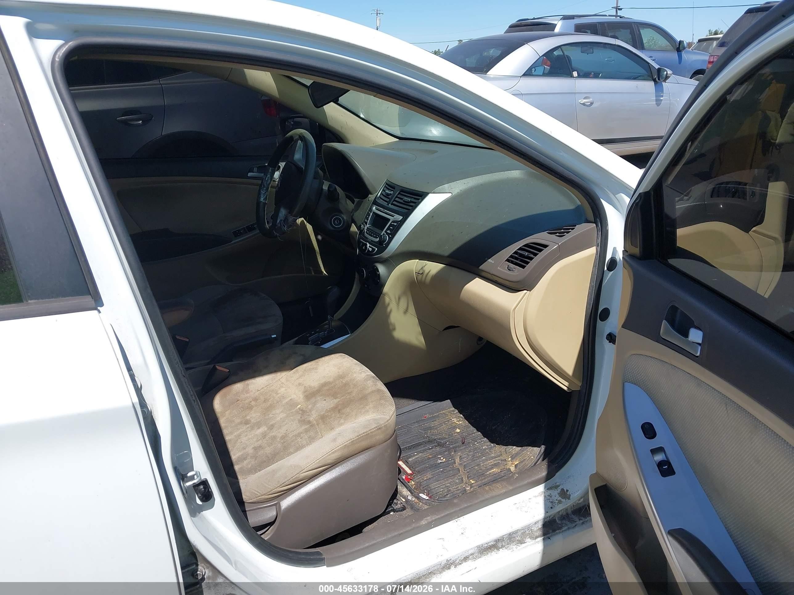 2014 Hyundai Accent Gls White vin: KMHCT4AE8EU616255