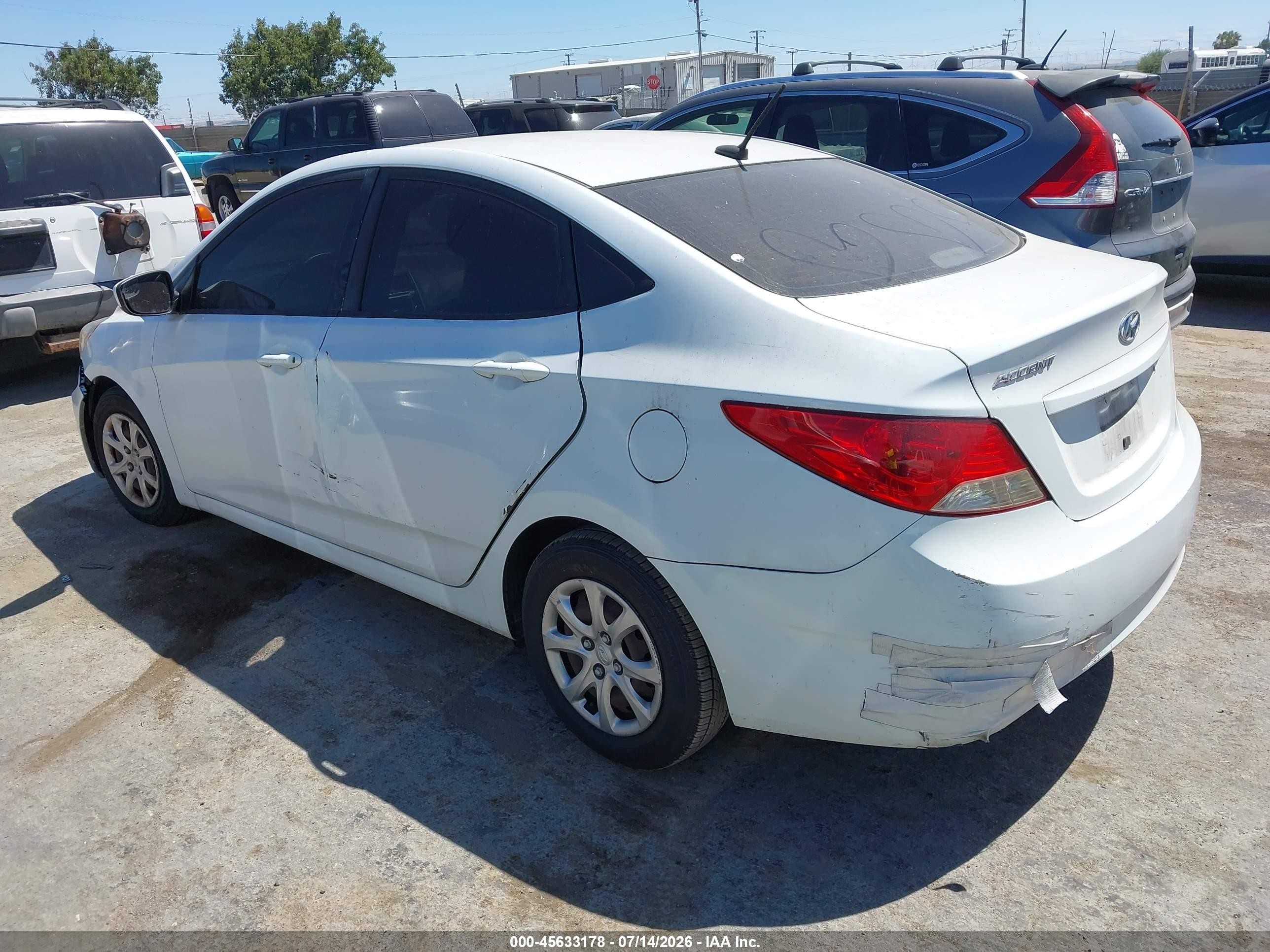 2014 Hyundai Accent Gls White vin: KMHCT4AE8EU616255