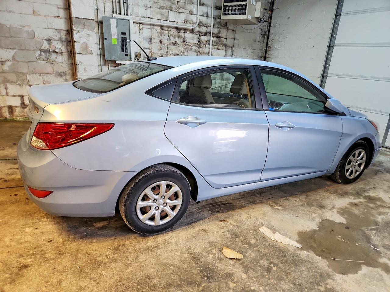 2014 Hyundai Accent Gls Blue vin: KMHCT4AE8EU660370