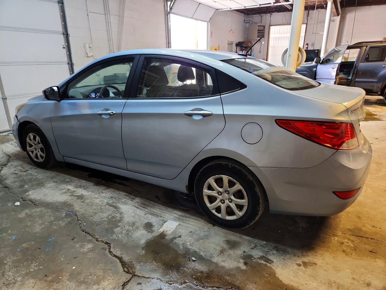 2014 Hyundai Accent Gls Blue vin: KMHCT4AE8EU660370