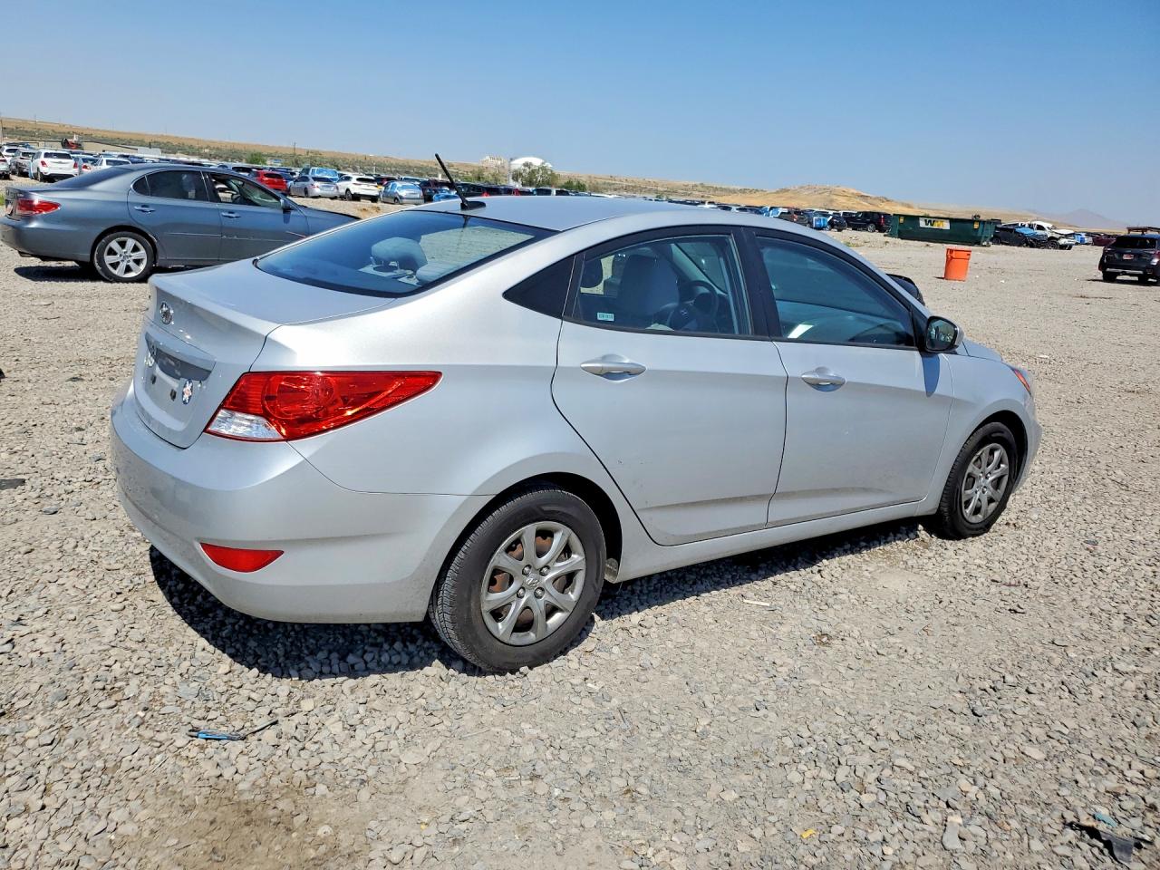 2014 Hyundai Accent Gls Silver vin: KMHCT4AE8EU688038