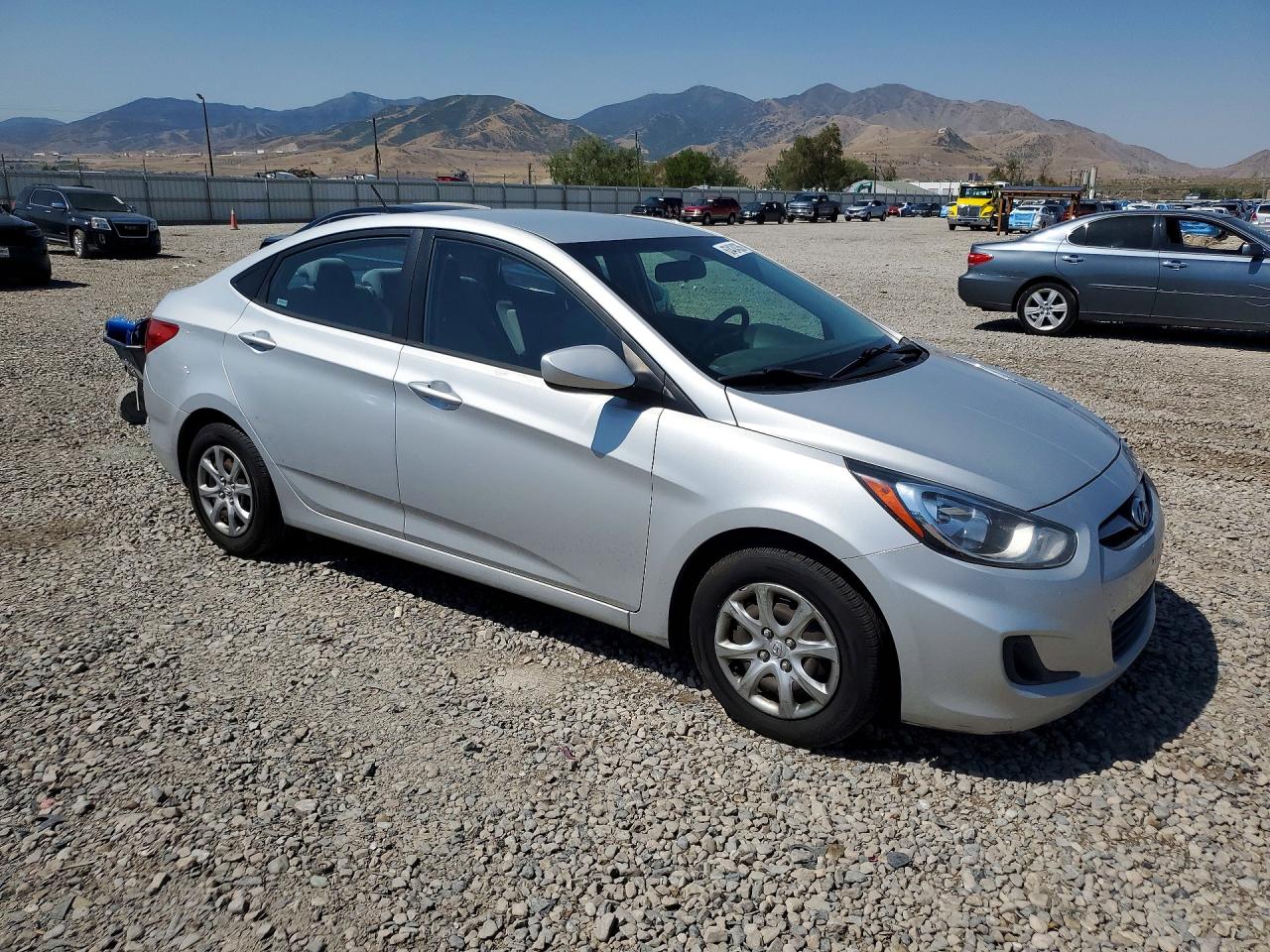 2014 Hyundai Accent Gls Silver vin: KMHCT4AE8EU688038