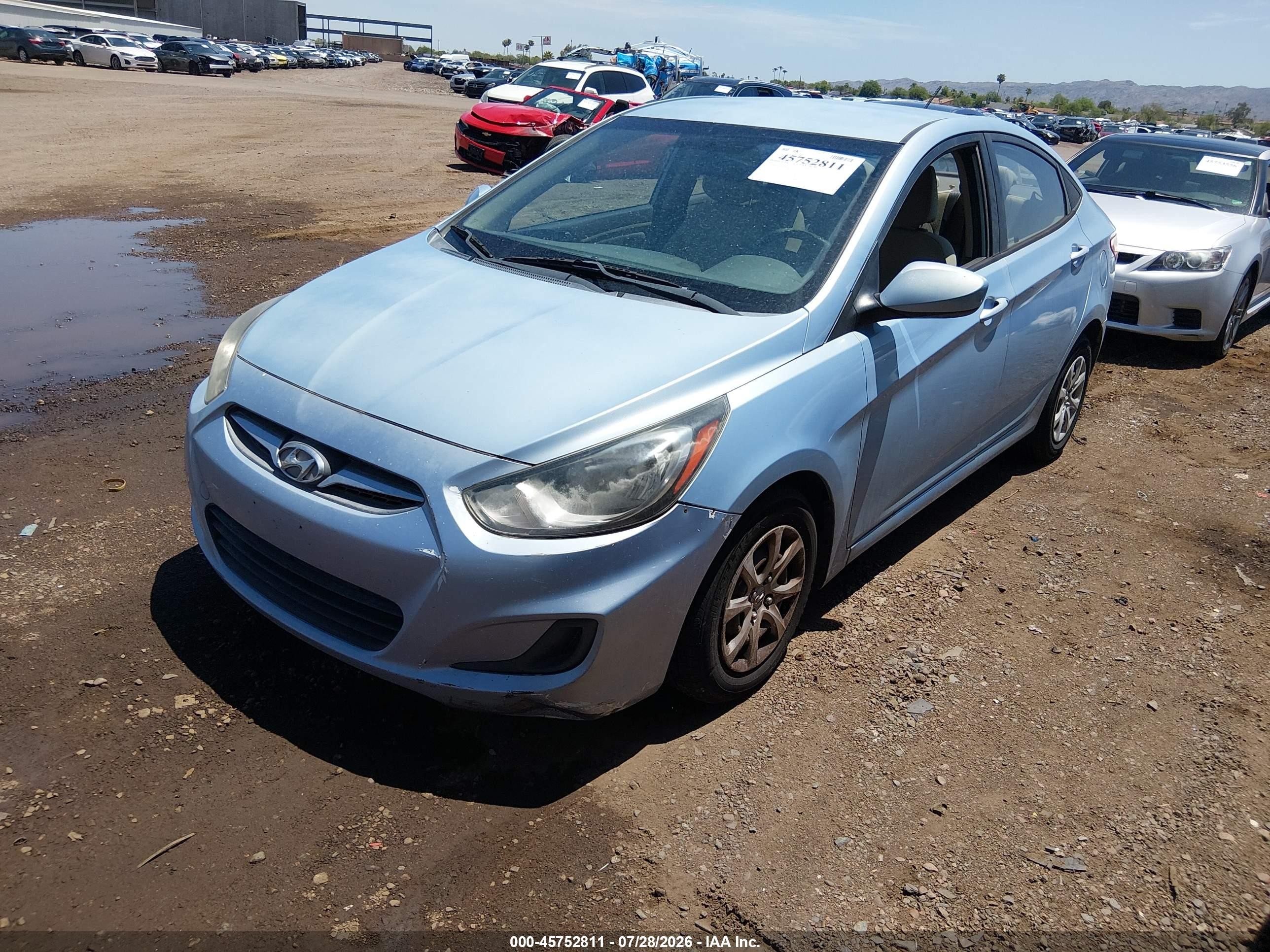 2014 Hyundai Accent Gls White vin: KMHCT4AE8EU702519