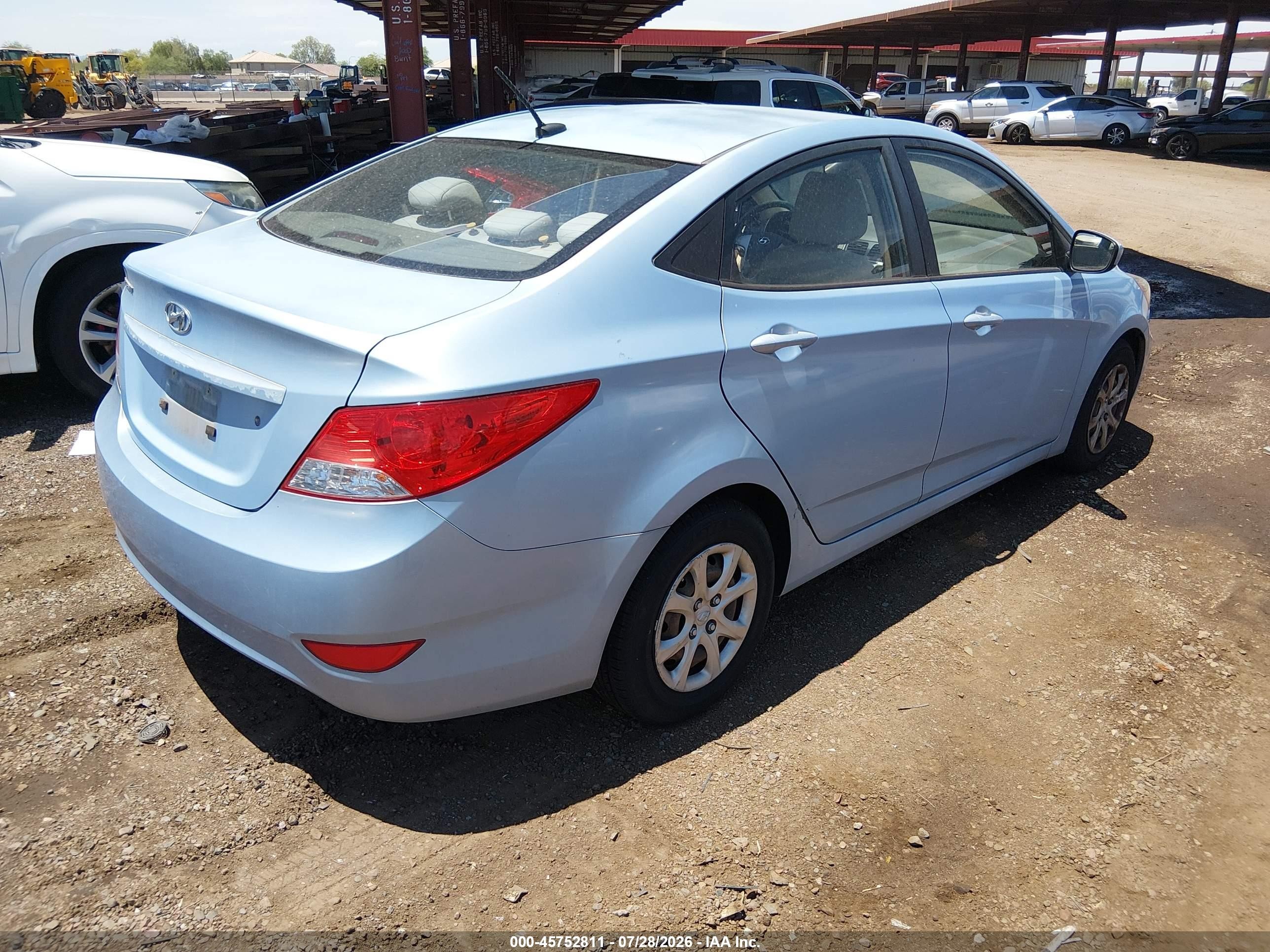 2014 Hyundai Accent Gls White vin: KMHCT4AE8EU702519