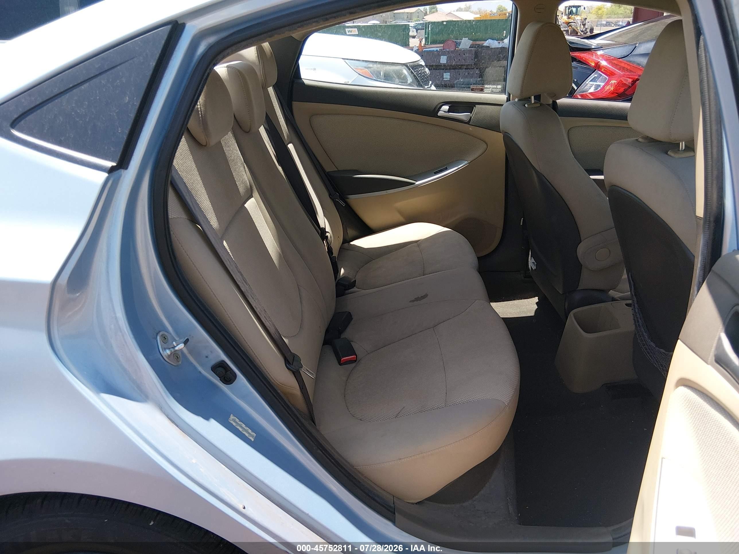 2014 Hyundai Accent Gls White vin: KMHCT4AE8EU702519