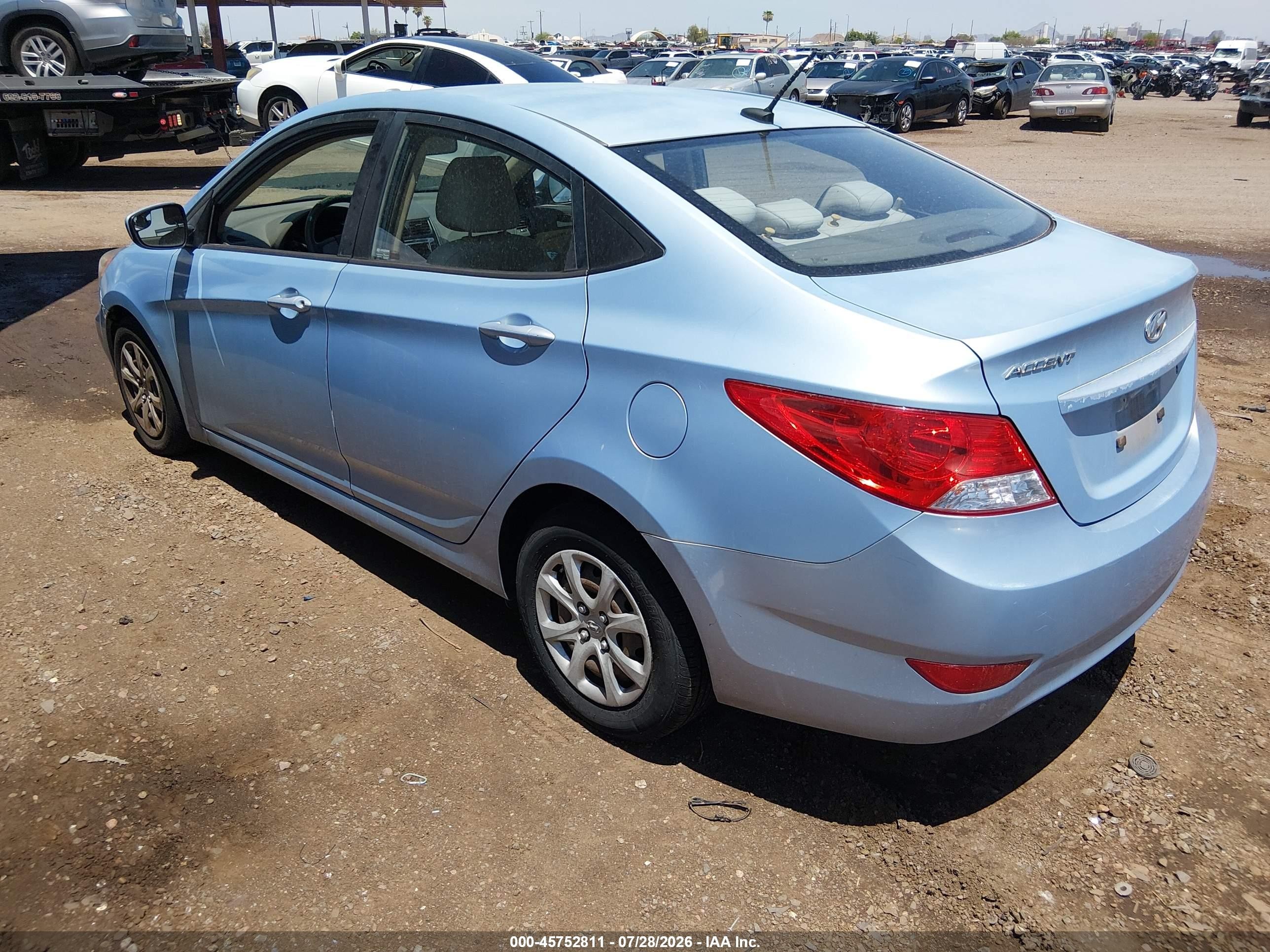 2014 Hyundai Accent Gls White vin: KMHCT4AE8EU702519