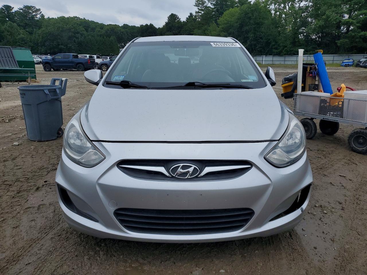 2014 Hyundai Accent Gls Silver vin: KMHCT4AE8EU774286