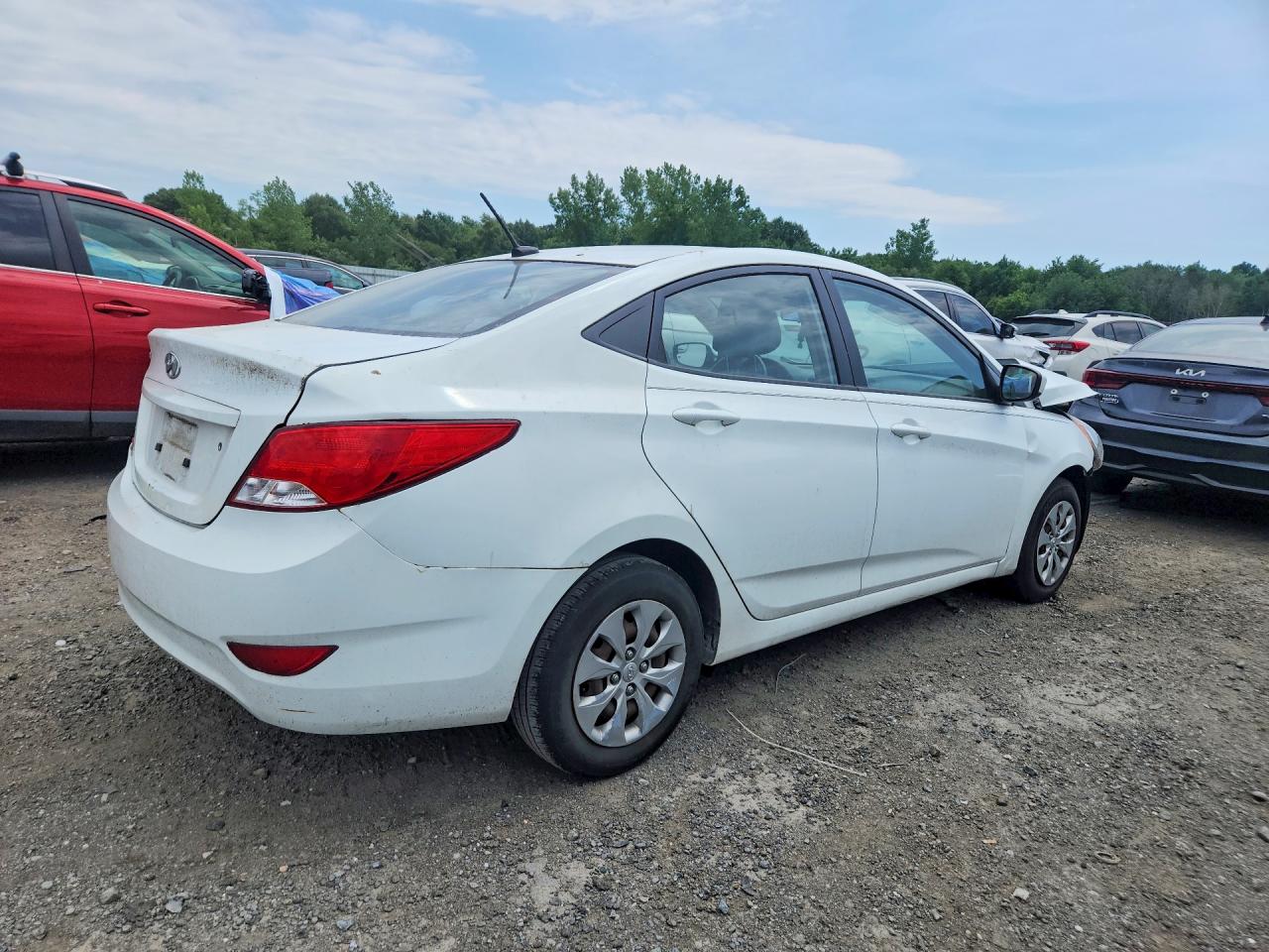 2015 Hyundai Accent Gls White vin: KMHCT4AE8FU797536