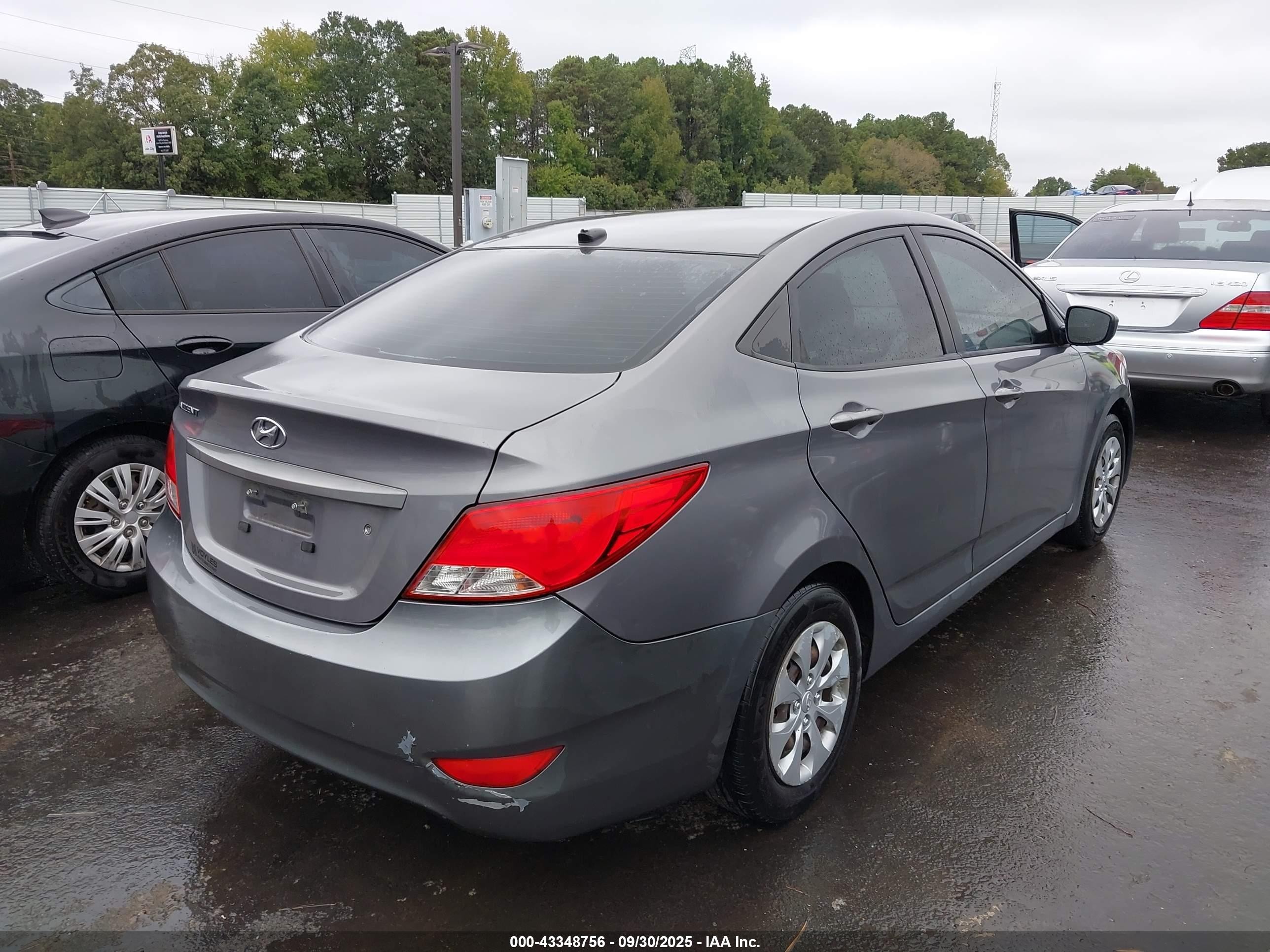 2015 Hyundai Accent Gls Серый vin: KMHCT4AE8FU800872