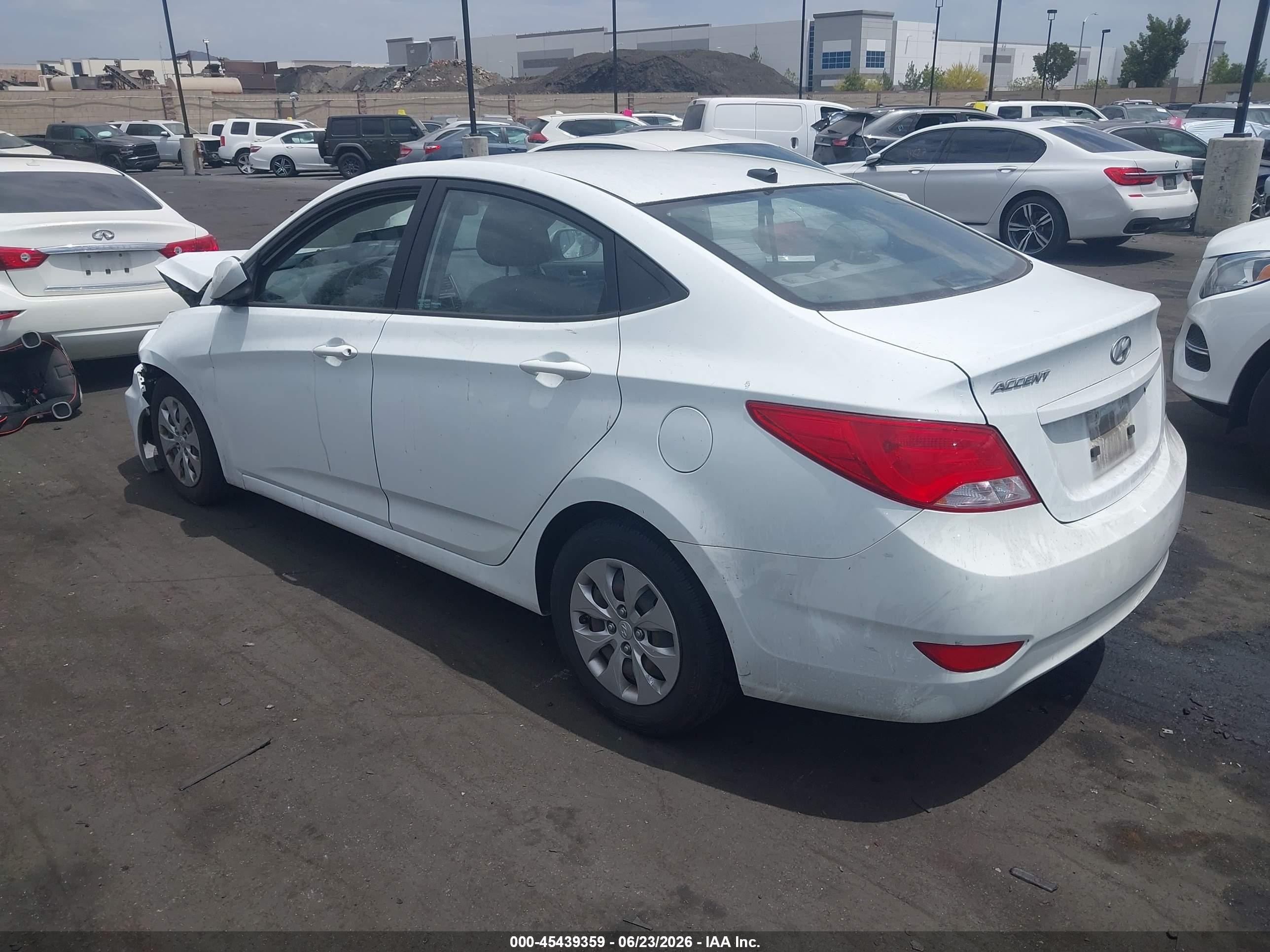 2015 Hyundai Accent Gls White vin: KMHCT4AE8FU881923
