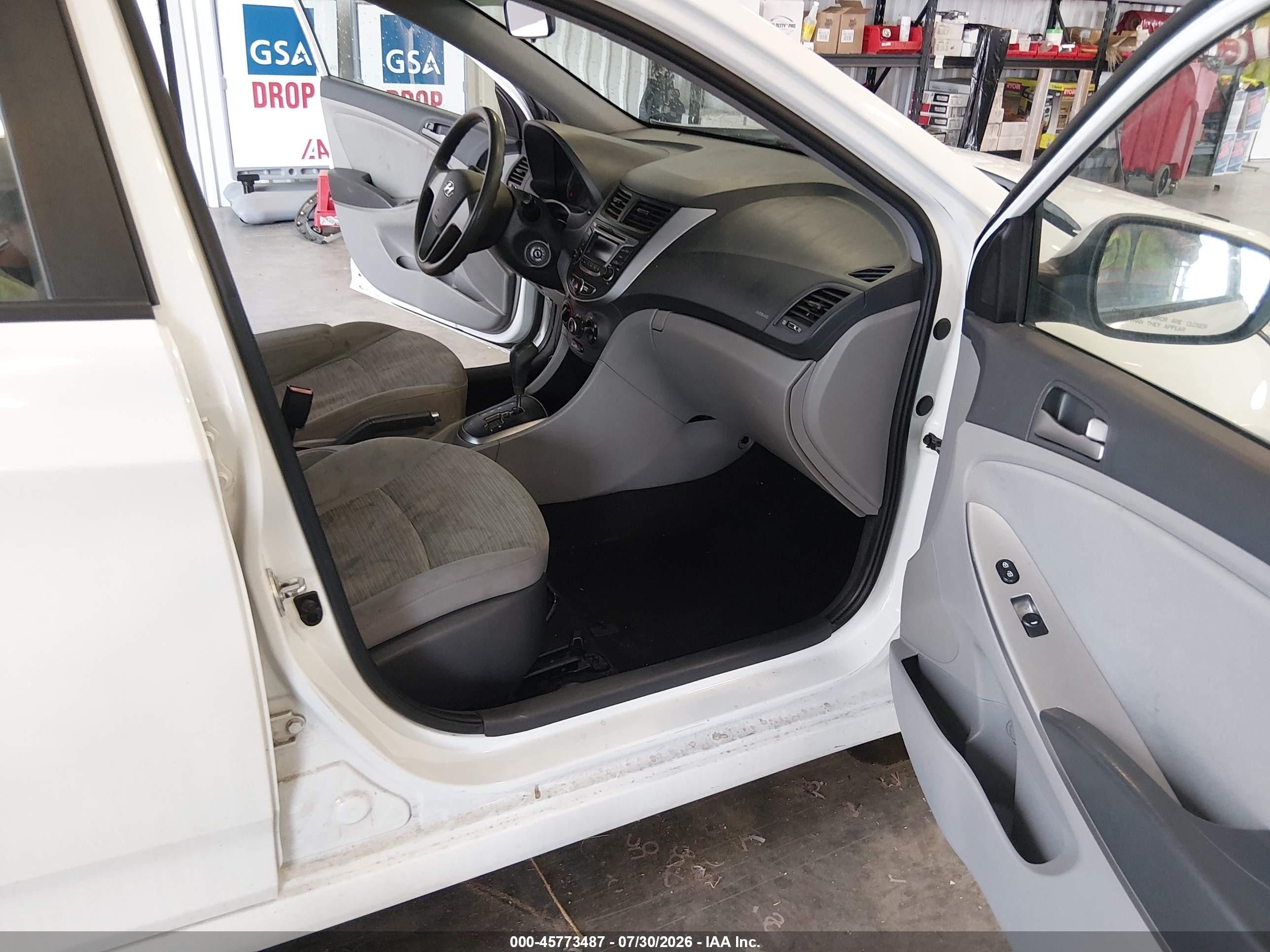 2015 Hyundai Accent Gls White vin: KMHCT4AE8FU919330