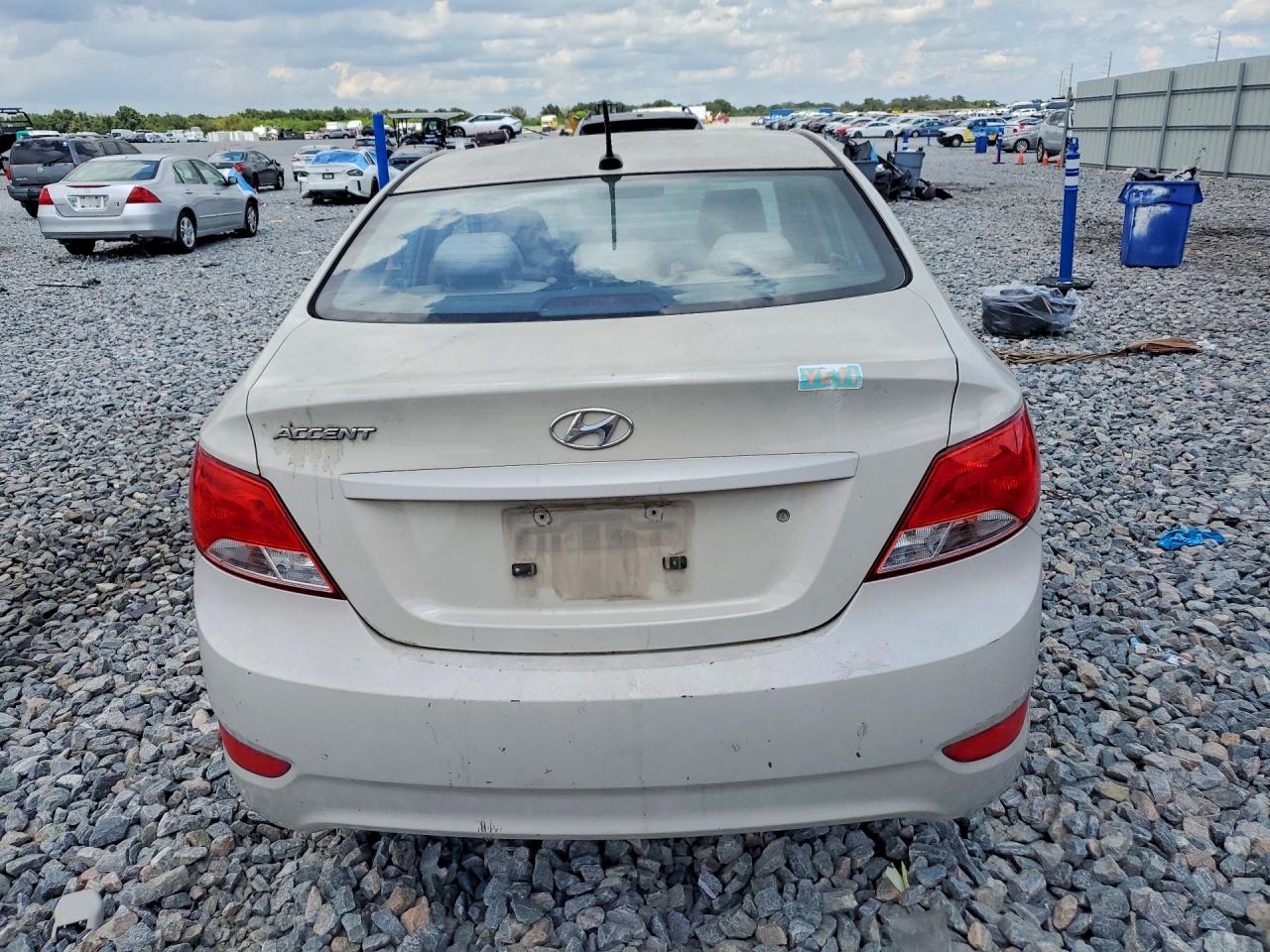 2015 Hyundai Accent Gls Tan vin: KMHCT4AE8FU921837