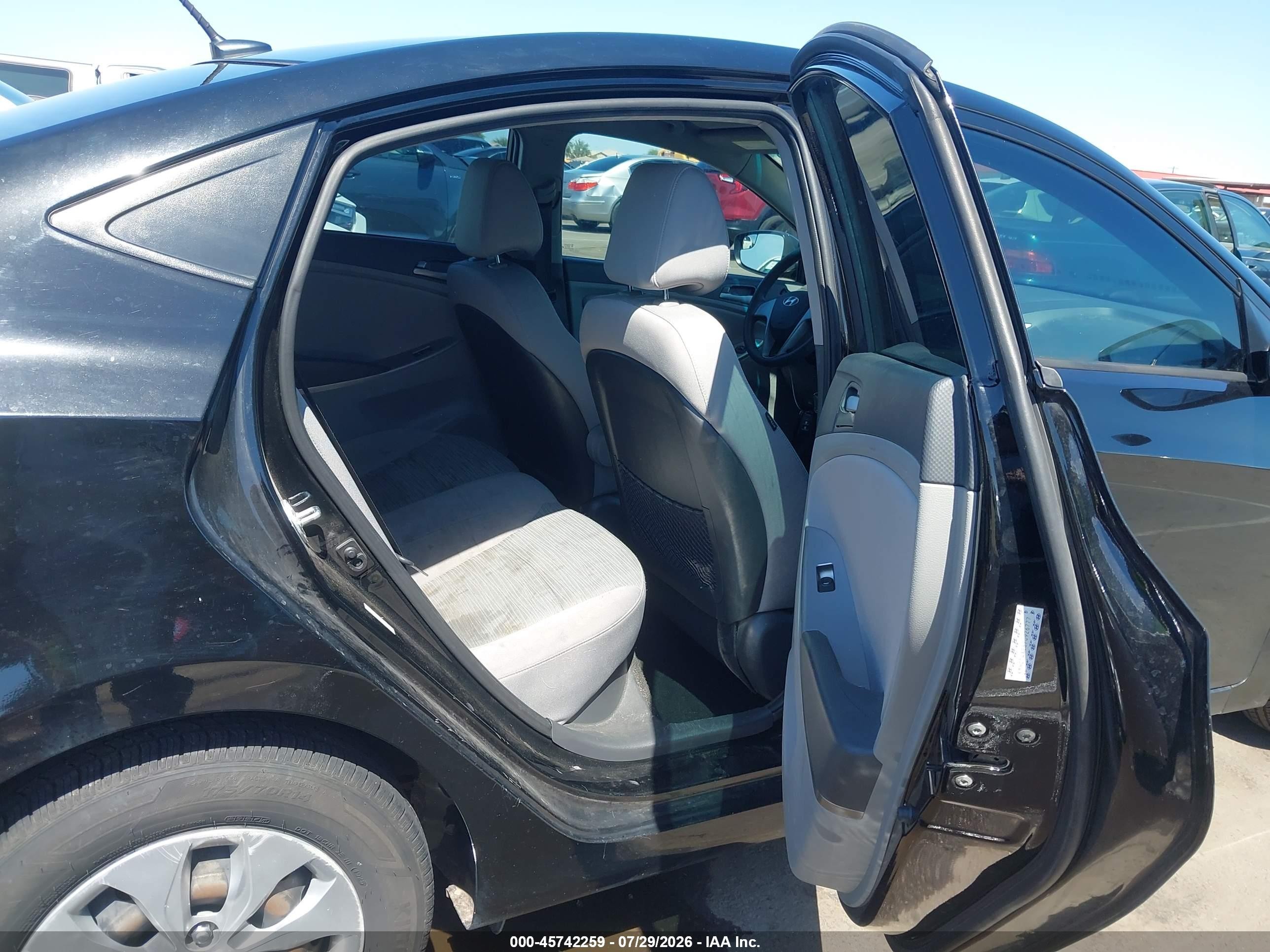 2015 Hyundai Accent Gls Черный vin: KMHCT4AE8FU926777