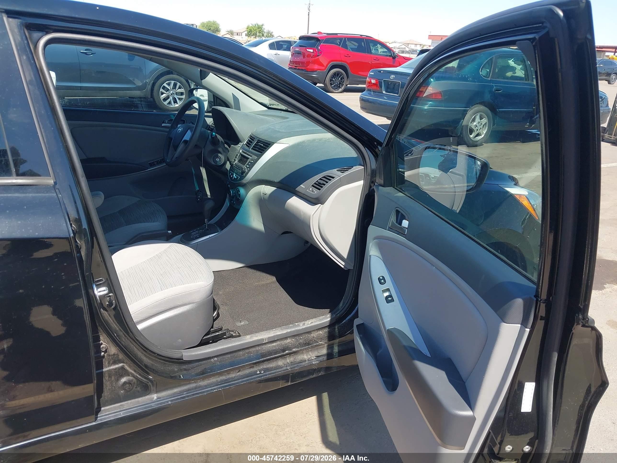 2015 Hyundai Accent Gls Черный vin: KMHCT4AE8FU926777