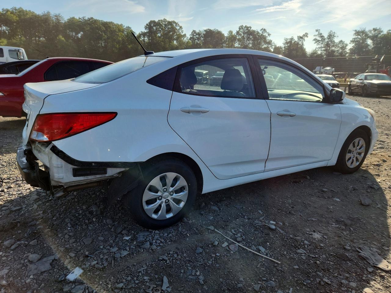 2016 Hyundai Accent Se White vin: KMHCT4AE8GU971221