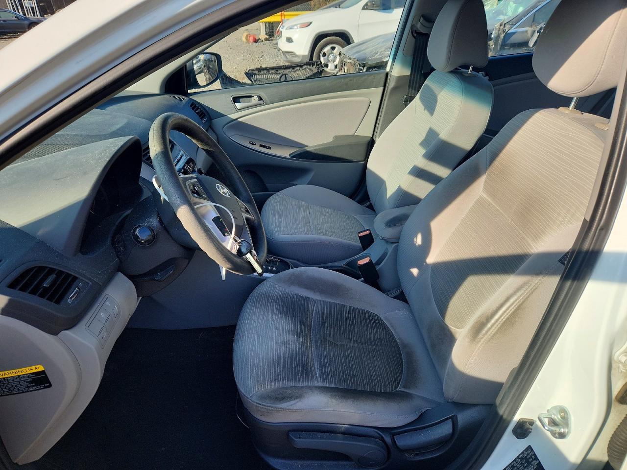 2016 Hyundai Accent Se White vin: KMHCT4AE8GU971221