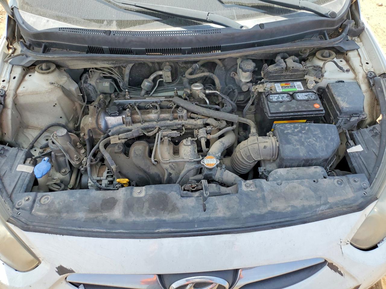 2012 Hyundai Accent Gls White vin: KMHCT4AE9CU054086
