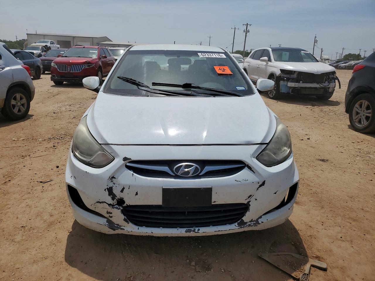2012 Hyundai Accent Gls White vin: KMHCT4AE9CU054086
