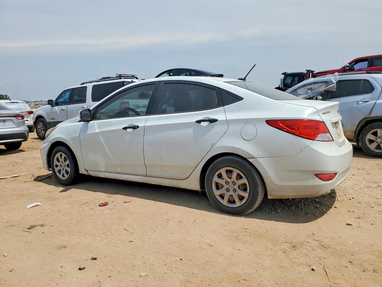 2012 Hyundai Accent Gls White vin: KMHCT4AE9CU054086
