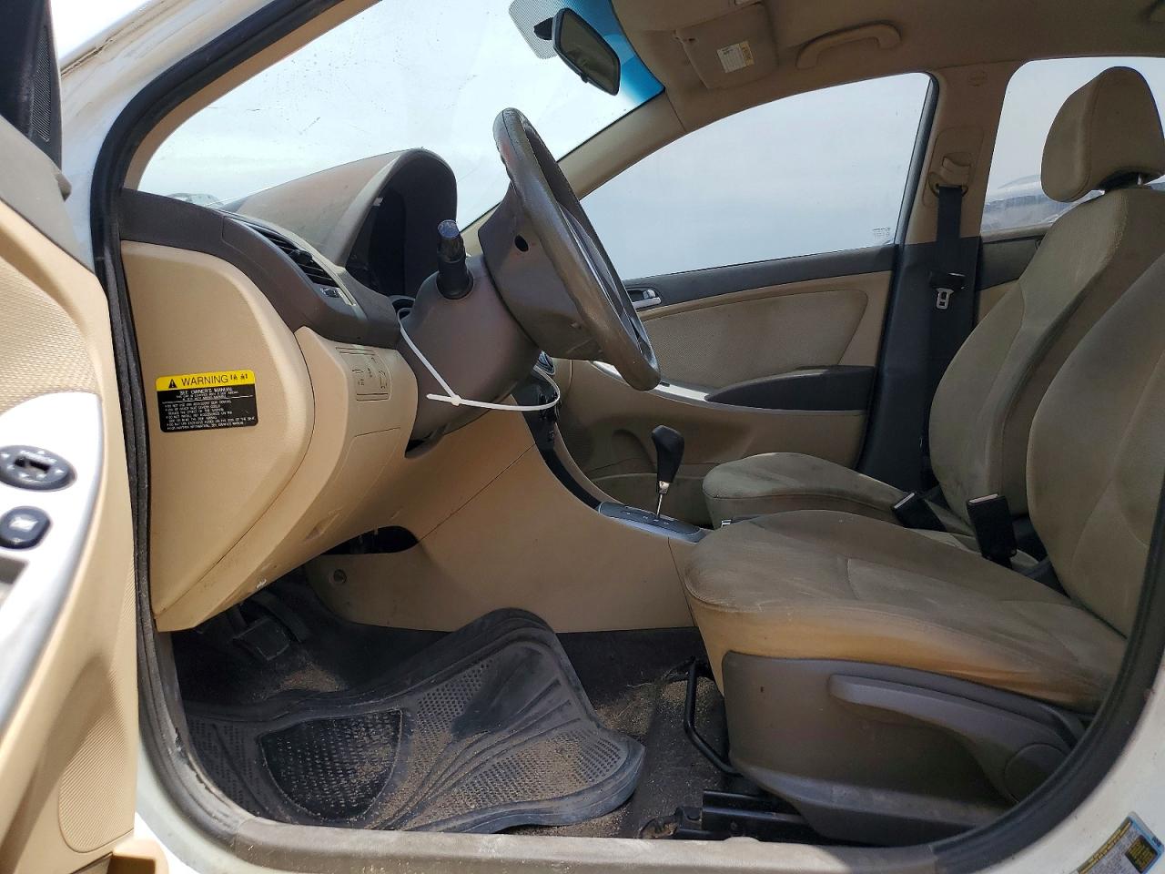 2012 Hyundai Accent Gls White vin: KMHCT4AE9CU054086