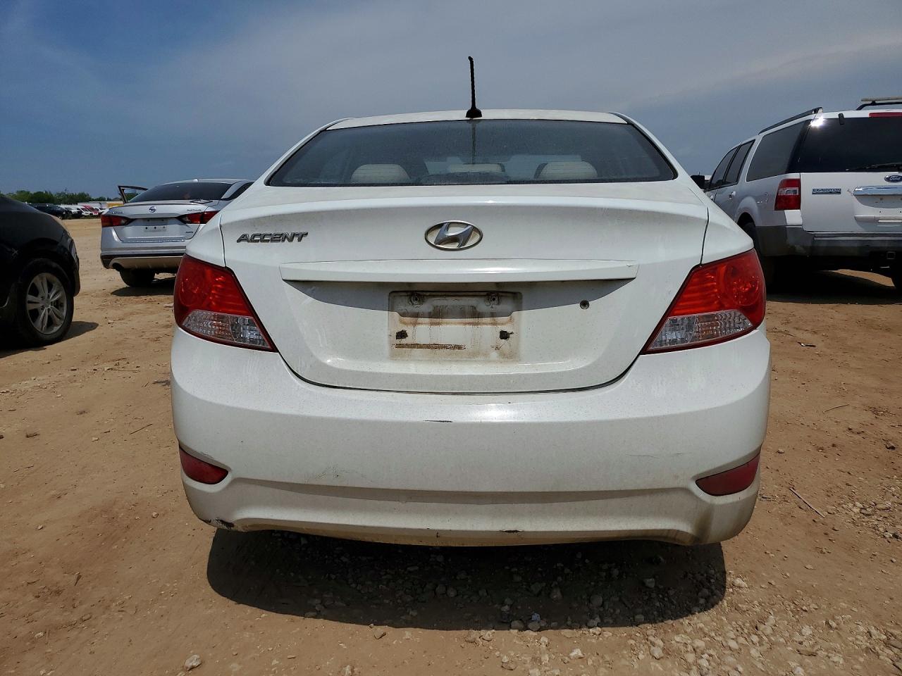 2012 Hyundai Accent Gls White vin: KMHCT4AE9CU054086