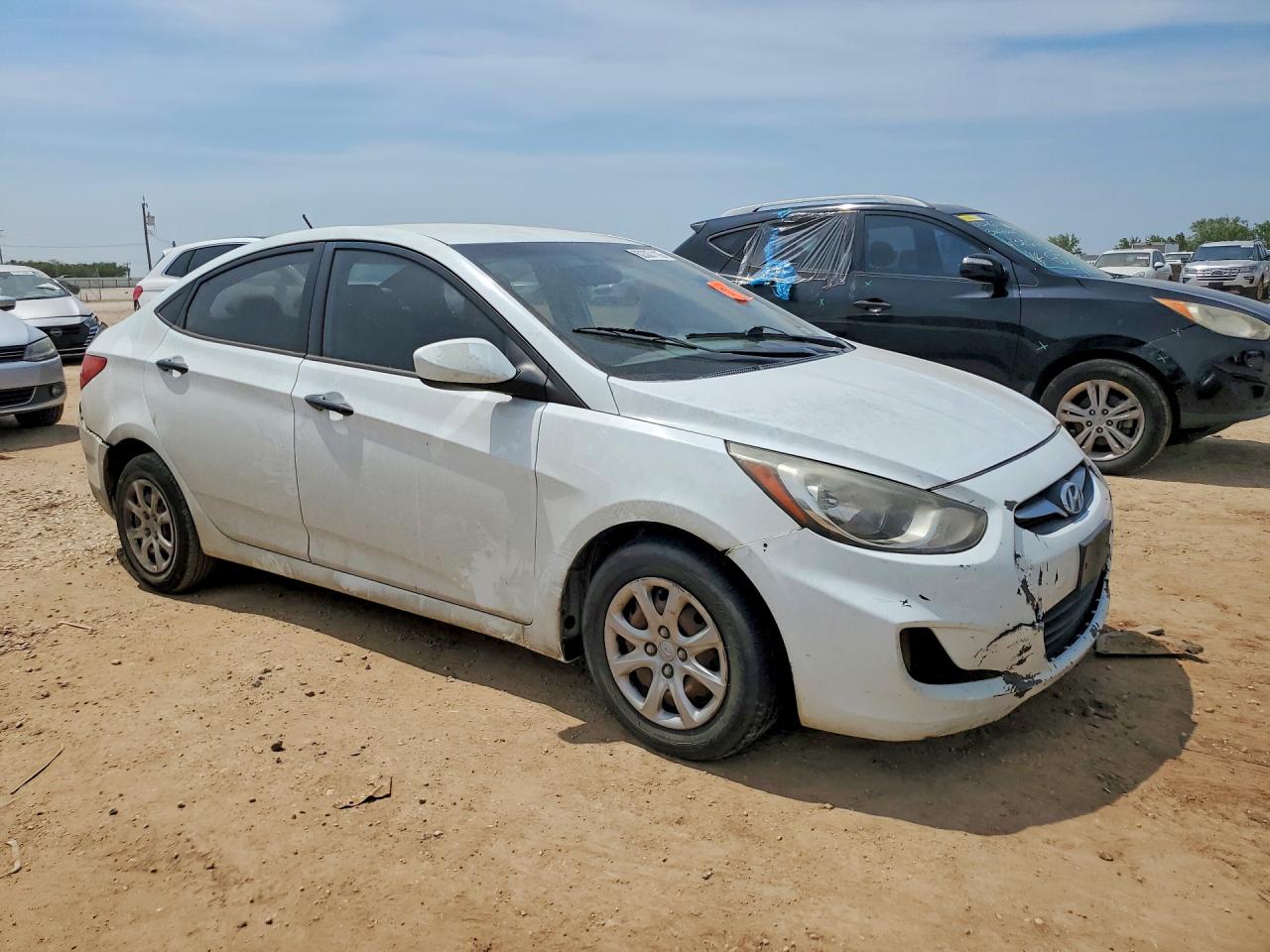 2012 Hyundai Accent Gls White vin: KMHCT4AE9CU054086