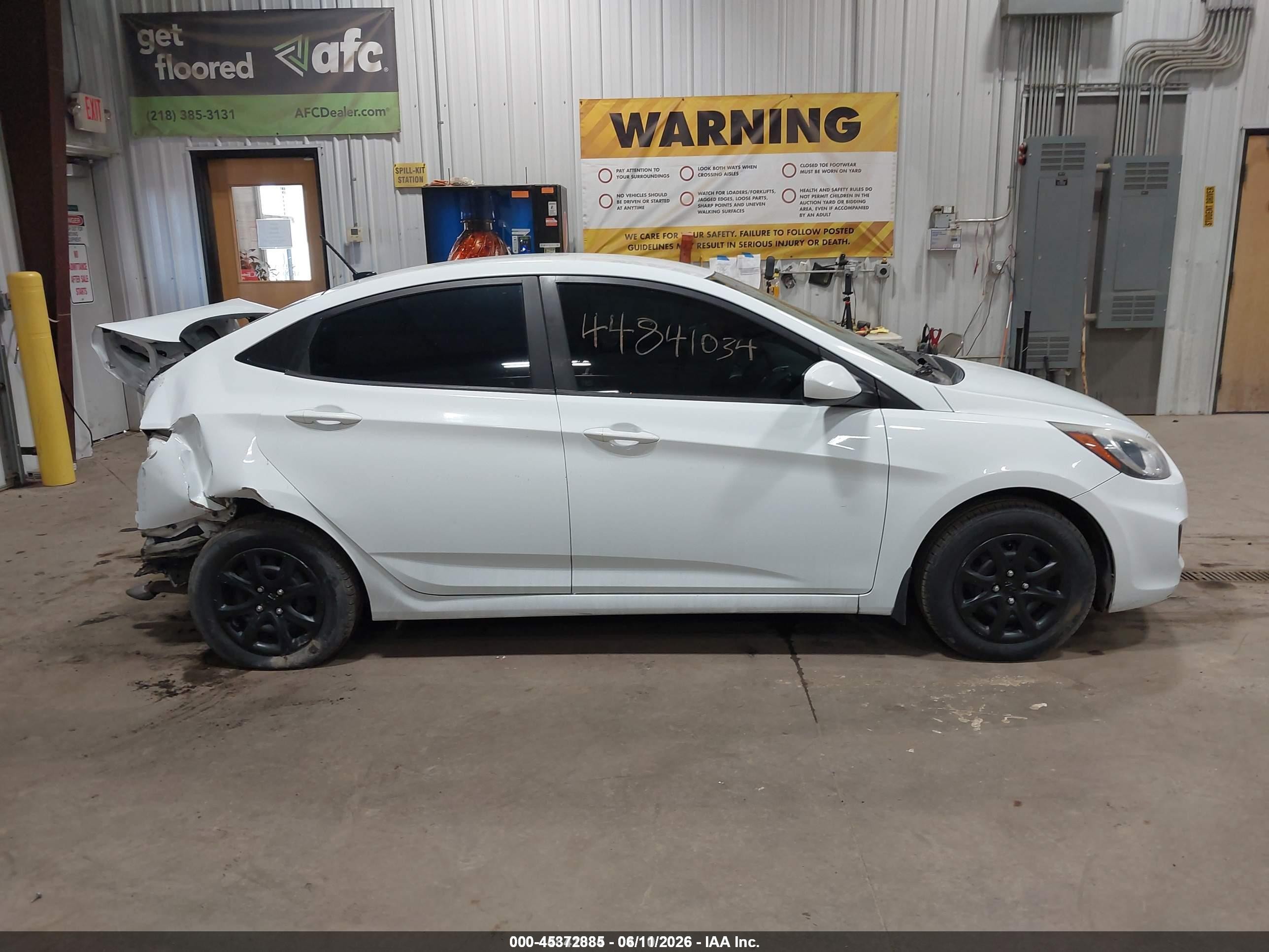 2012 Hyundai Accent Gls White vin: KMHCT4AE9CU209302