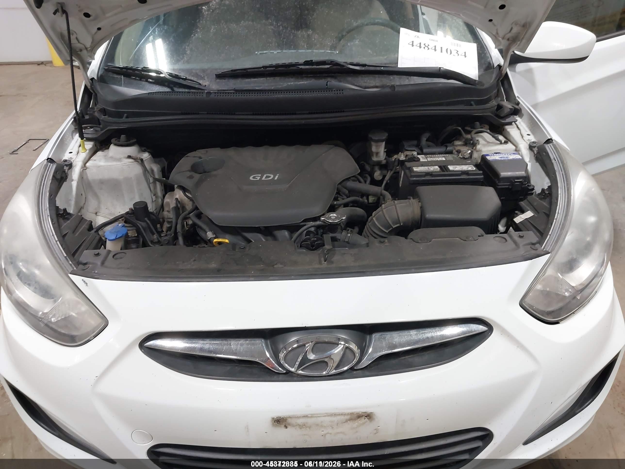 2012 Hyundai Accent Gls White vin: KMHCT4AE9CU209302