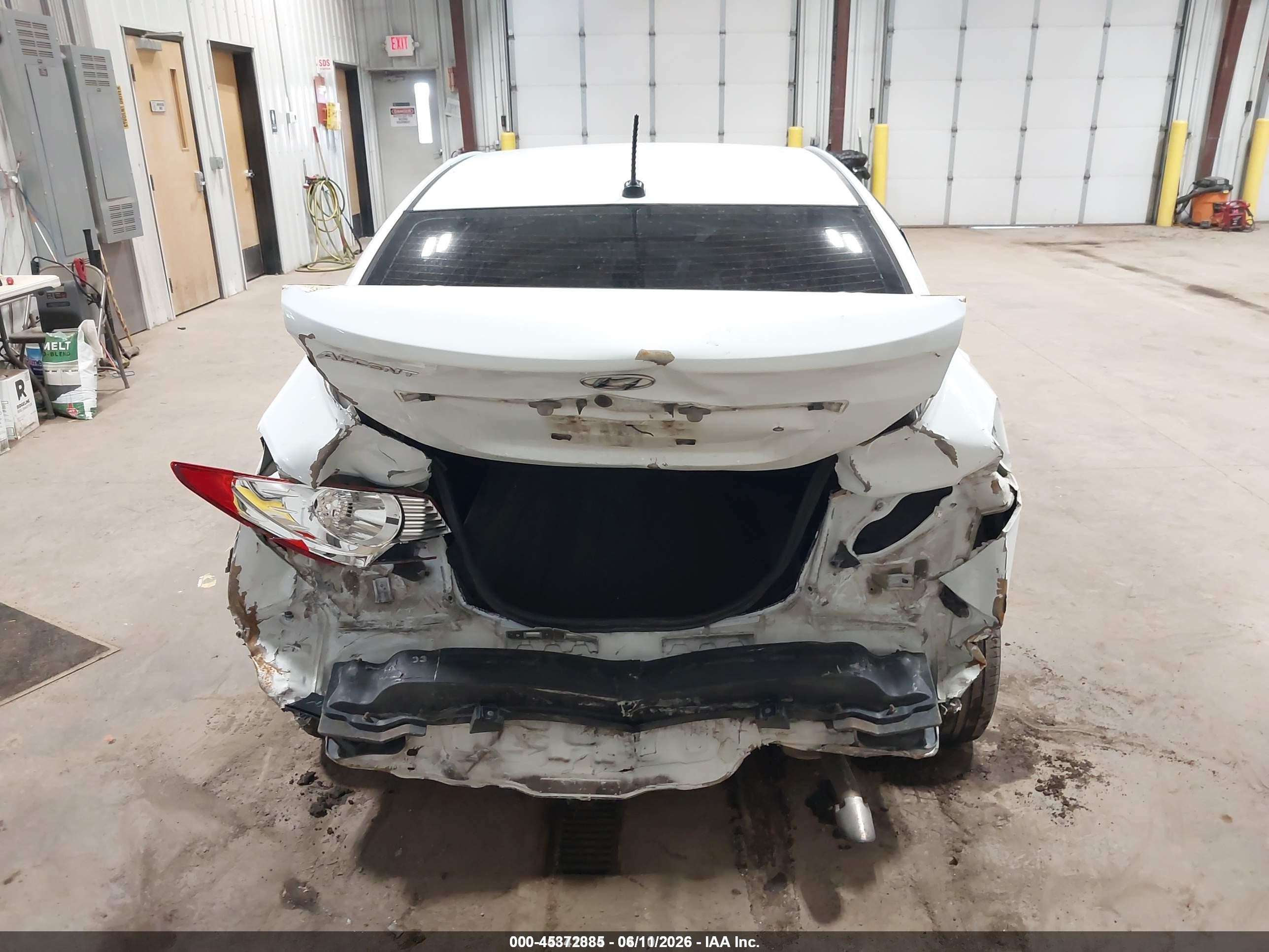 2012 Hyundai Accent Gls White vin: KMHCT4AE9CU209302