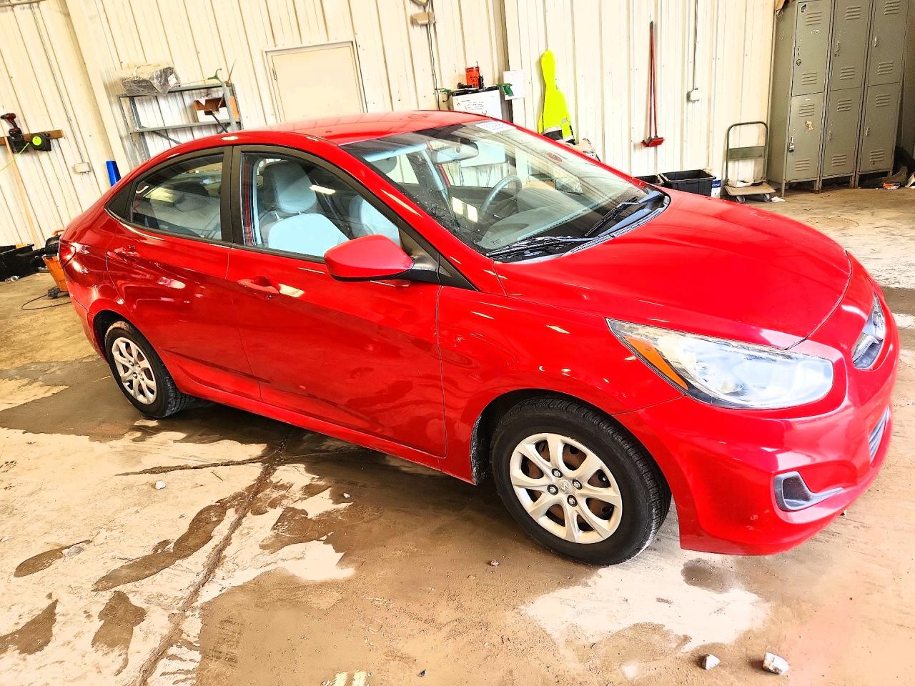 2012 Hyundai Accent Gls Red vin: KMHCT4AE9CU235527