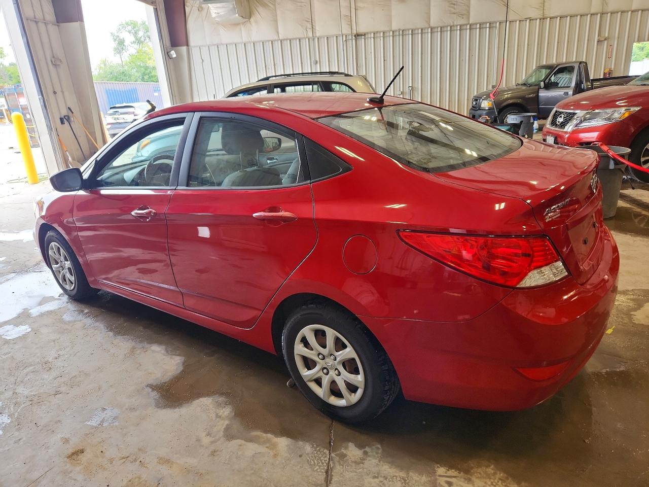 2012 Hyundai Accent Gls Red vin: KMHCT4AE9CU235527