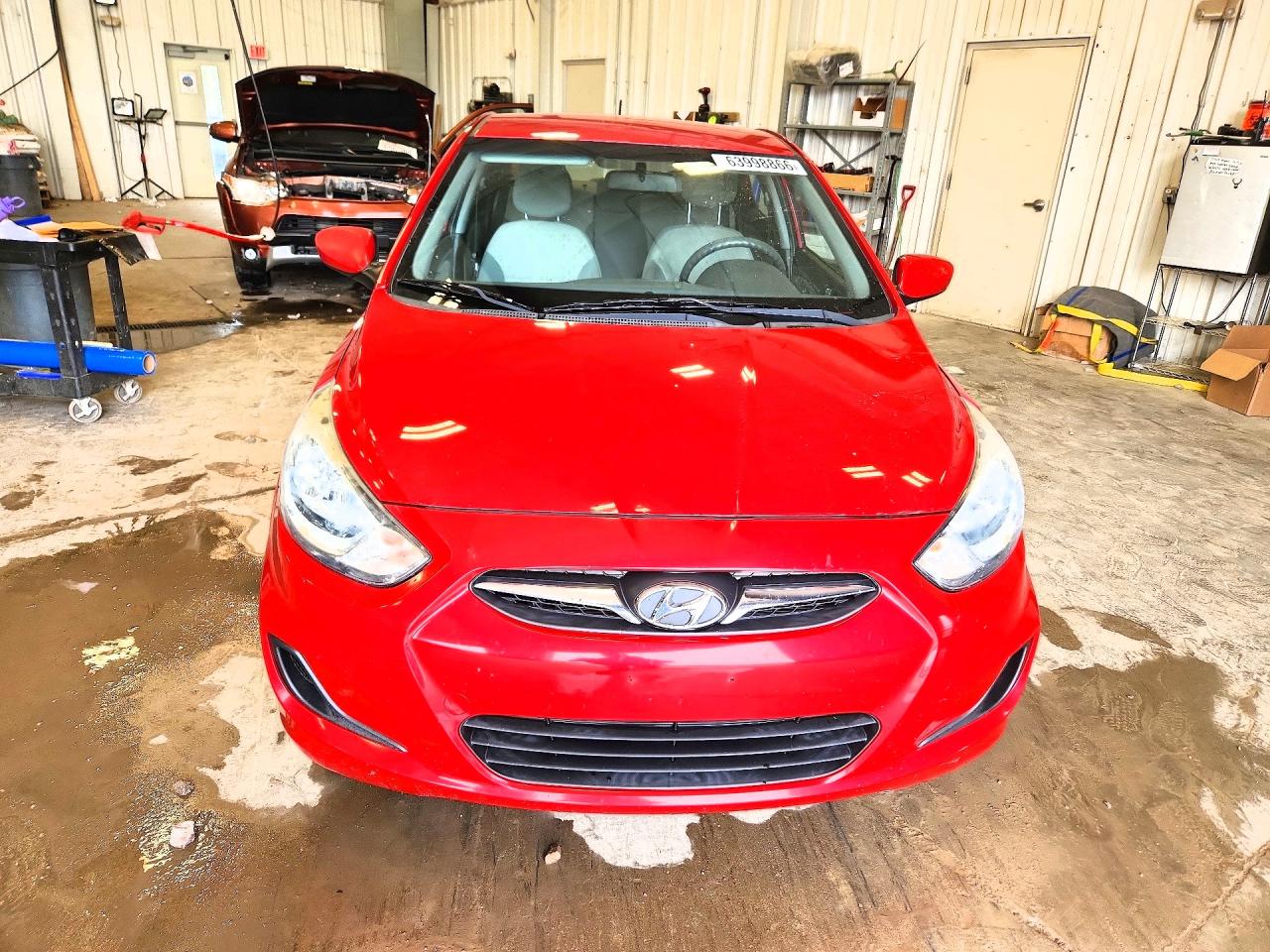 2012 Hyundai Accent Gls Red vin: KMHCT4AE9CU235527