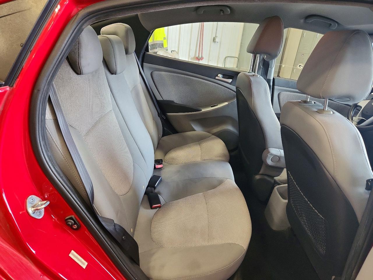 2012 Hyundai Accent Gls Red vin: KMHCT4AE9CU235527