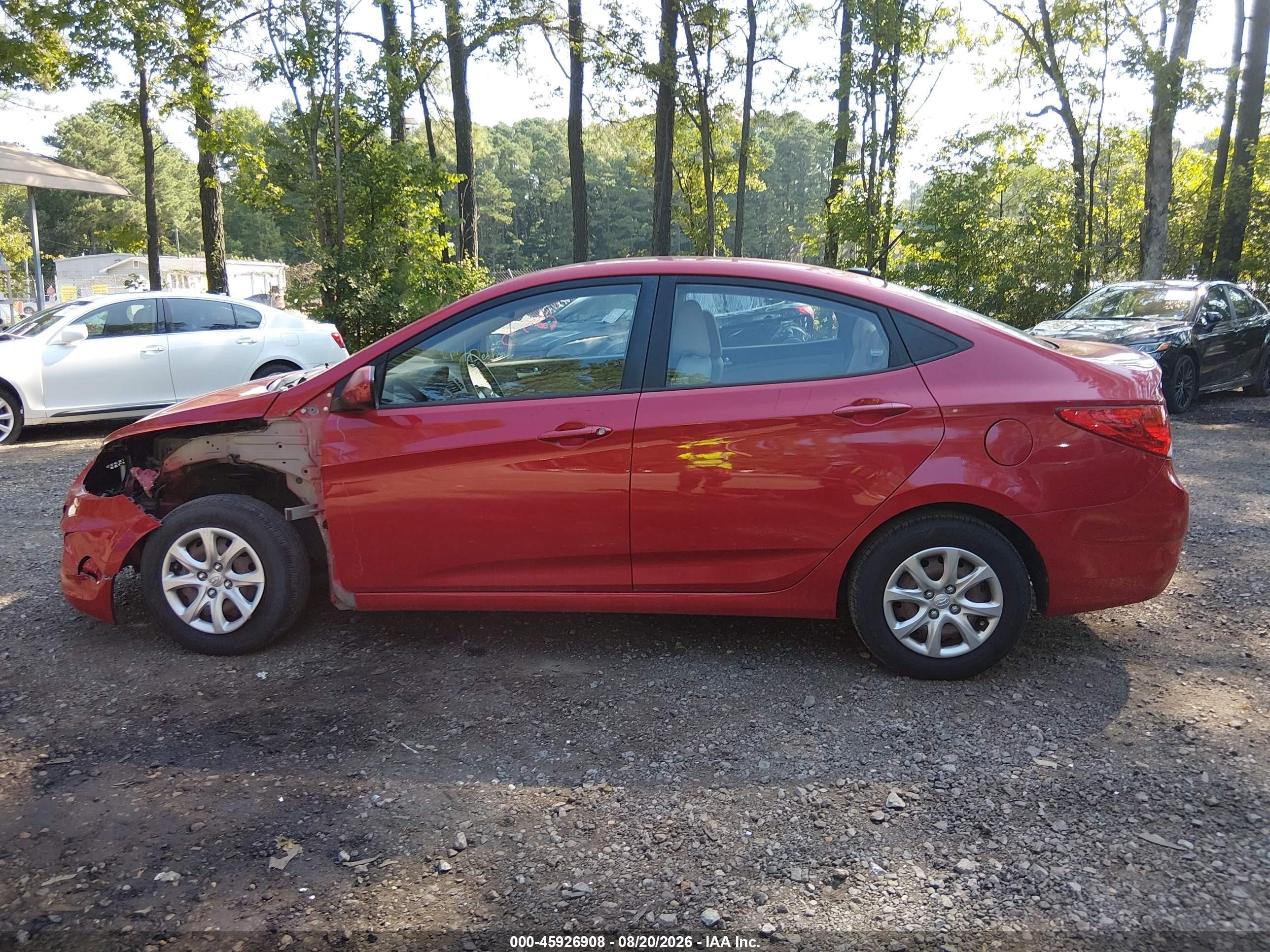 2012 Hyundai Accent Gls Red vin: KMHCT4AE9CU257611