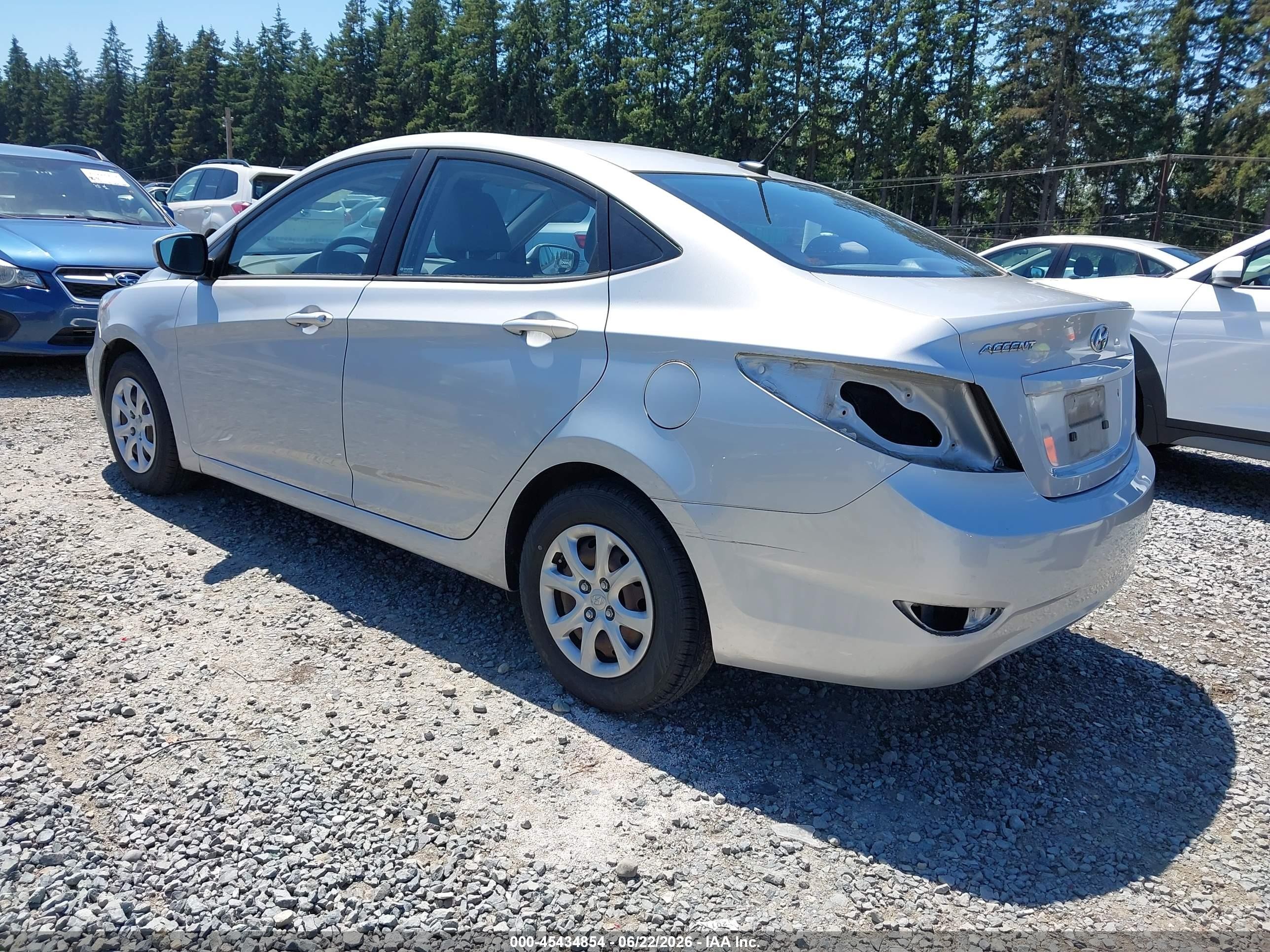 2013 Hyundai Accent Gls Silver vin: KMHCT4AE9DU305996