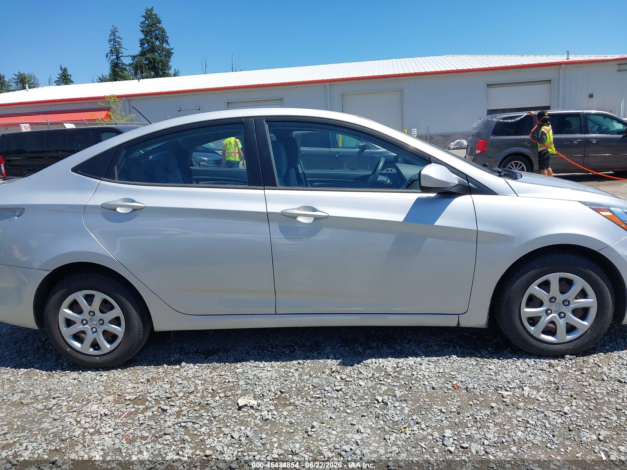 2013 Hyundai Accent Gls Silver vin: KMHCT4AE9DU305996