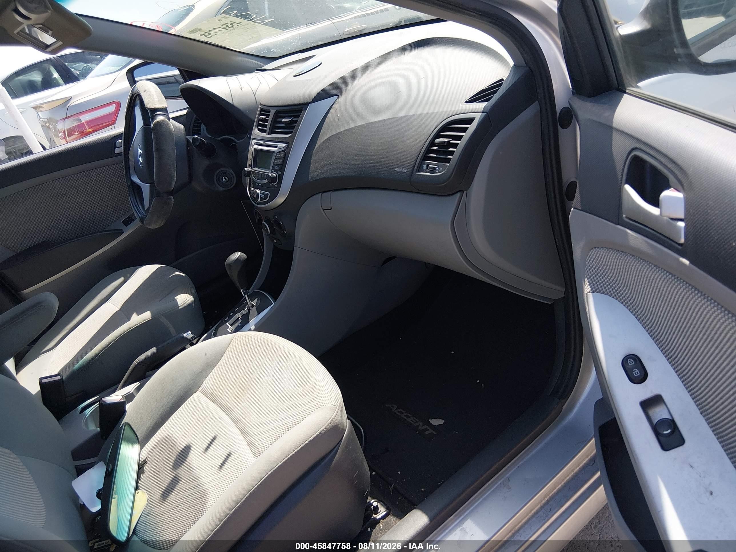 2013 Hyundai Accent Gls Серебряный vin: KMHCT4AE9DU316982