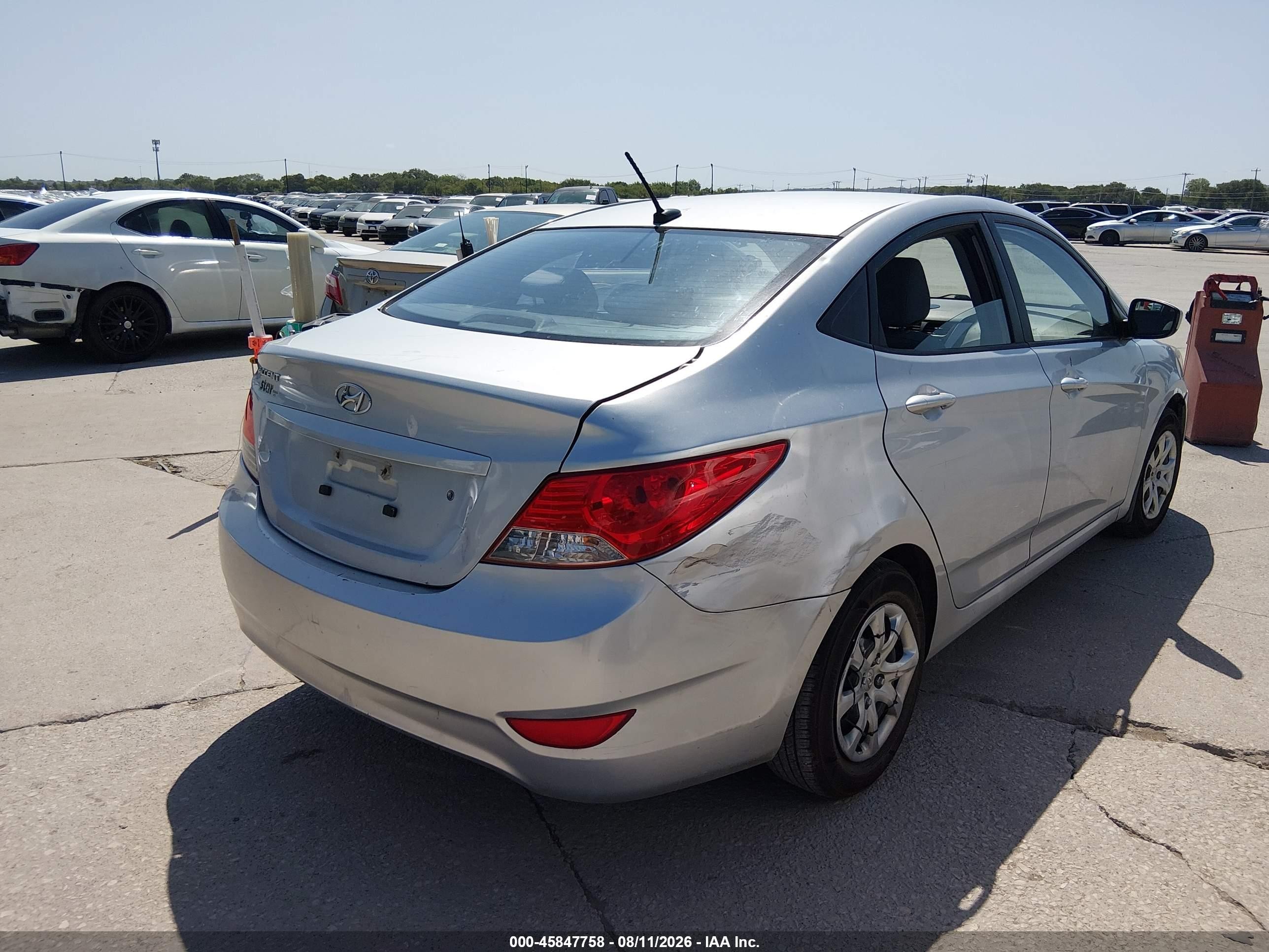 2013 Hyundai Accent Gls Серебряный vin: KMHCT4AE9DU316982