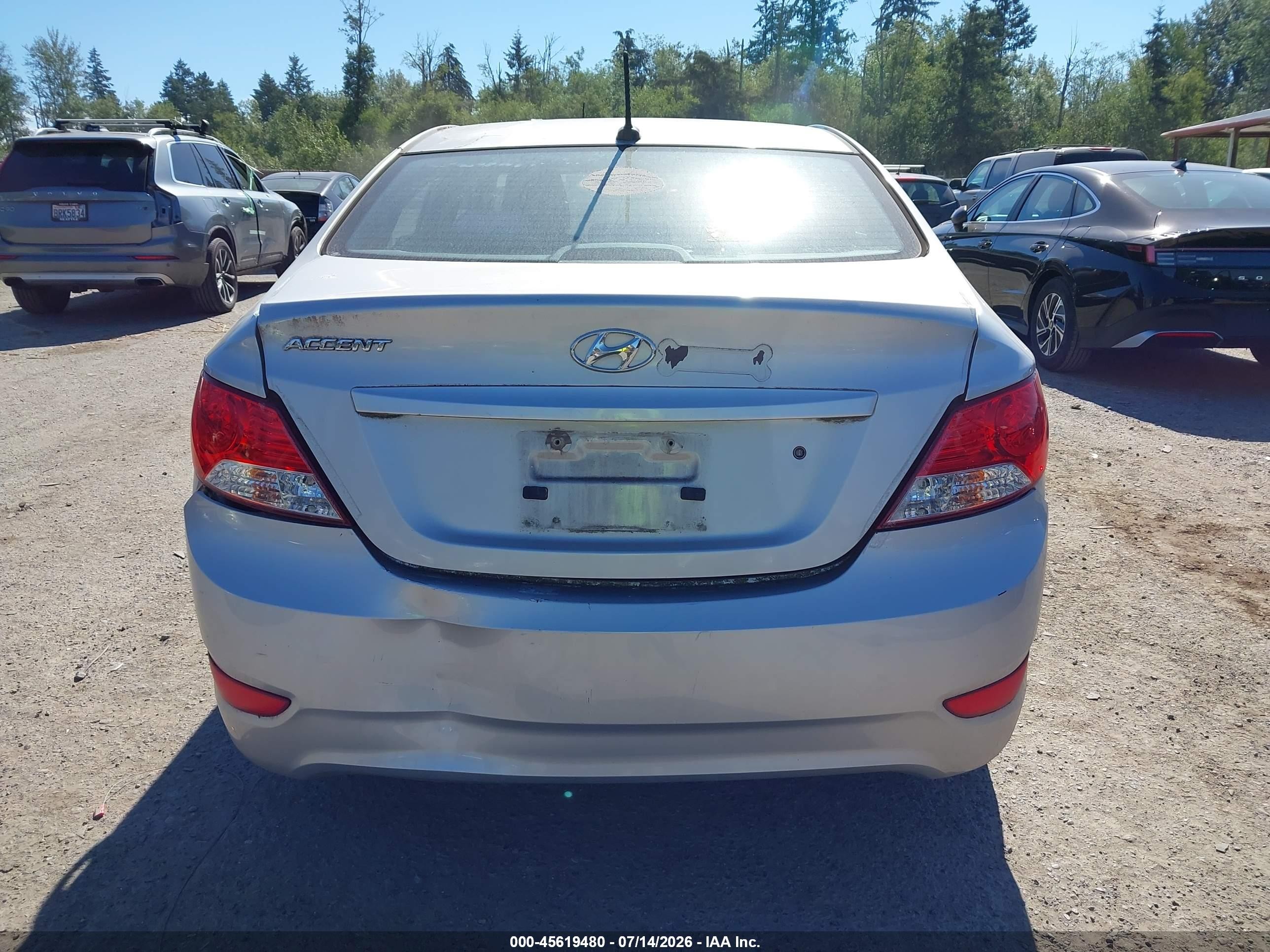 2013 Hyundai Accent Gls Silver vin: KMHCT4AE9DU366930