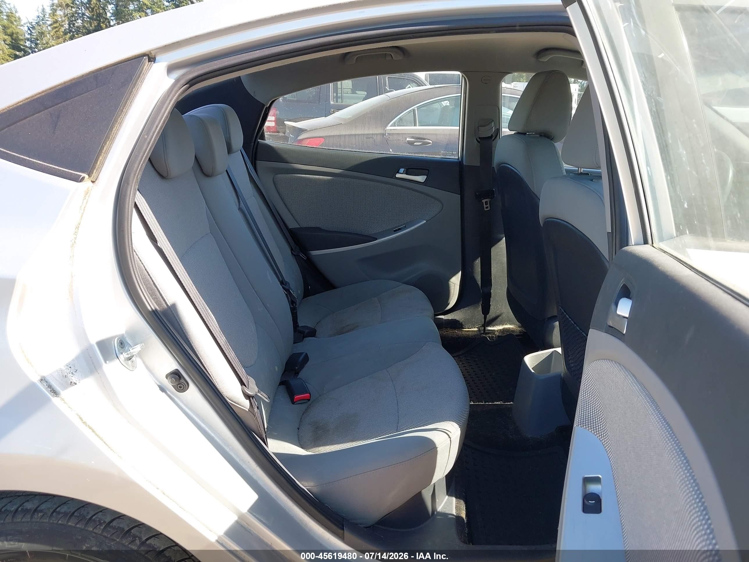 2013 Hyundai Accent Gls Silver vin: KMHCT4AE9DU366930