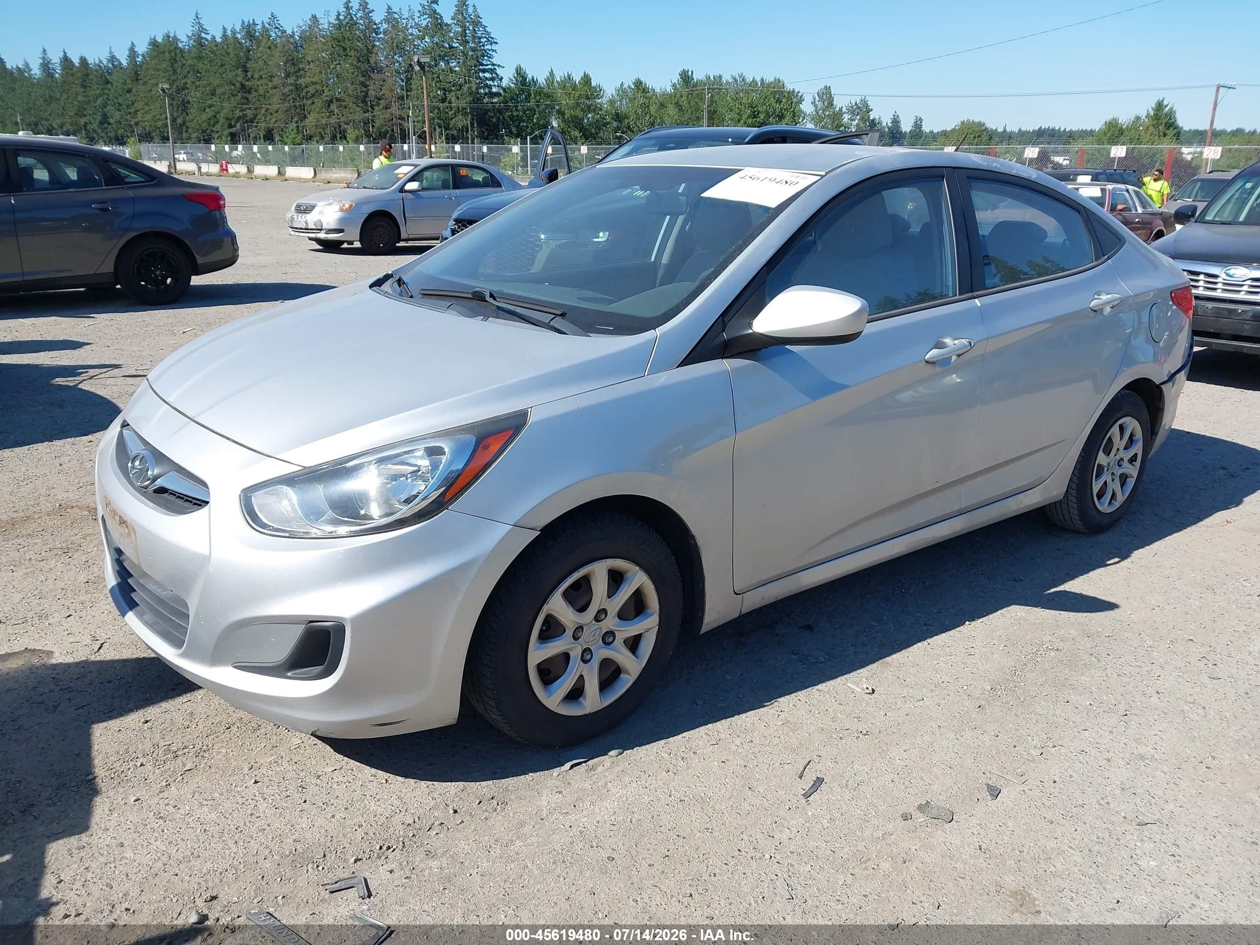 2013 Hyundai Accent Gls Silver vin: KMHCT4AE9DU366930