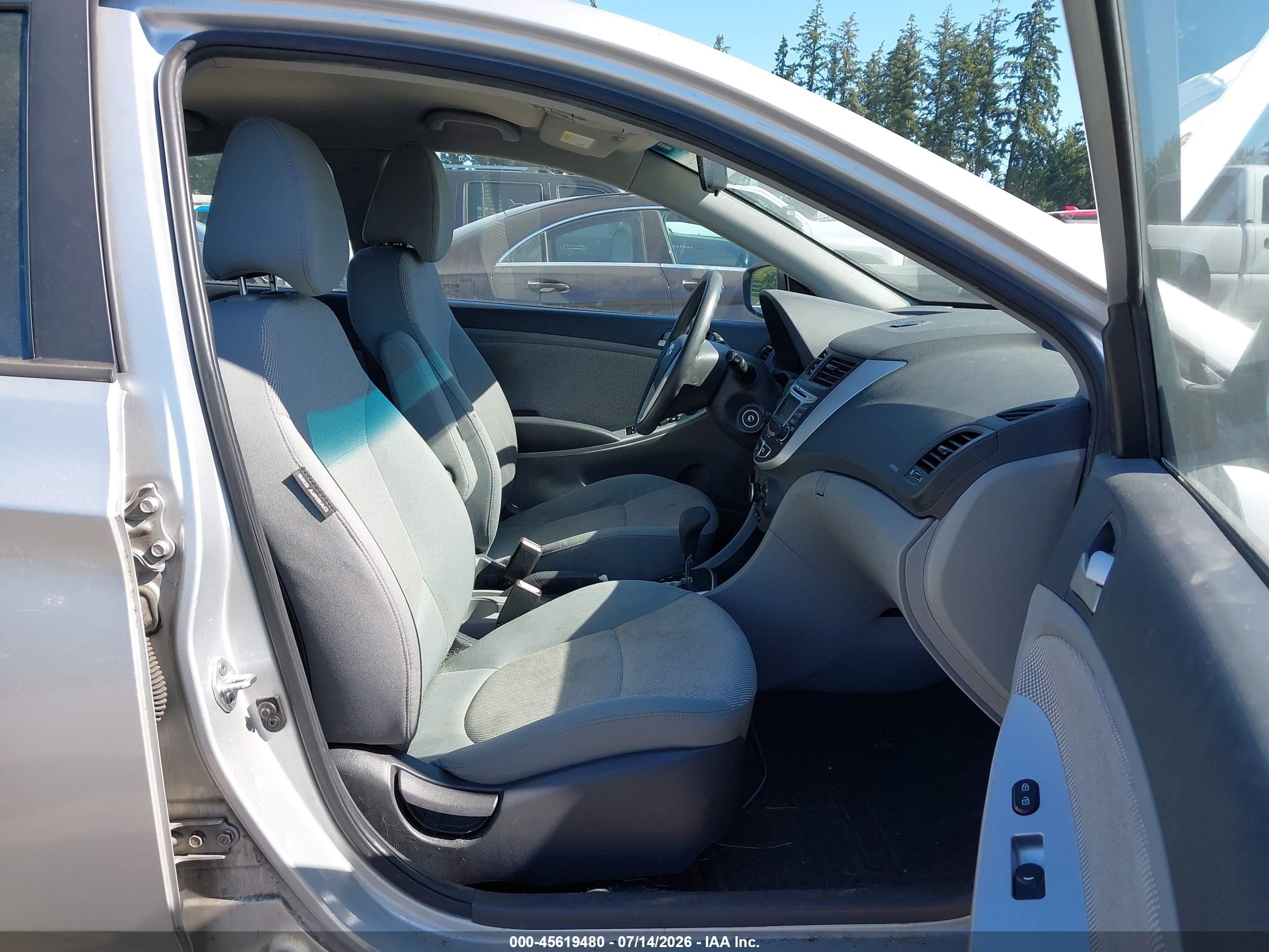 2013 Hyundai Accent Gls Silver vin: KMHCT4AE9DU366930