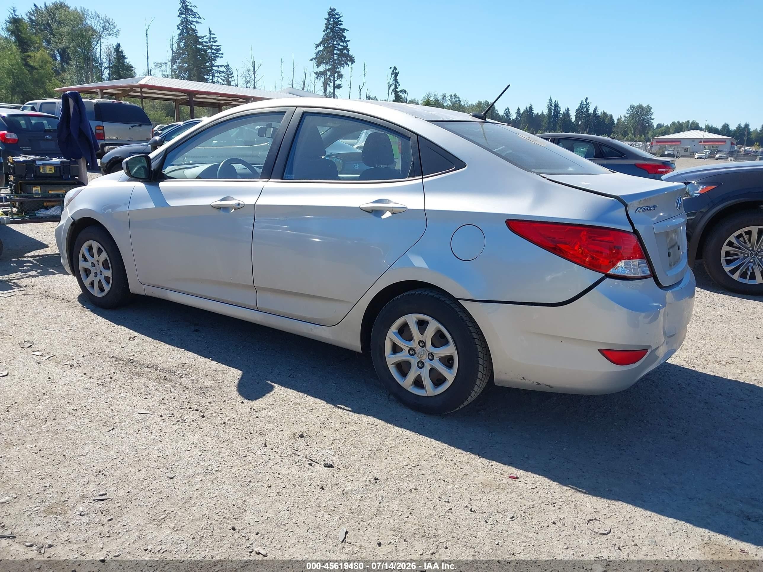 2013 Hyundai Accent Gls Silver vin: KMHCT4AE9DU366930