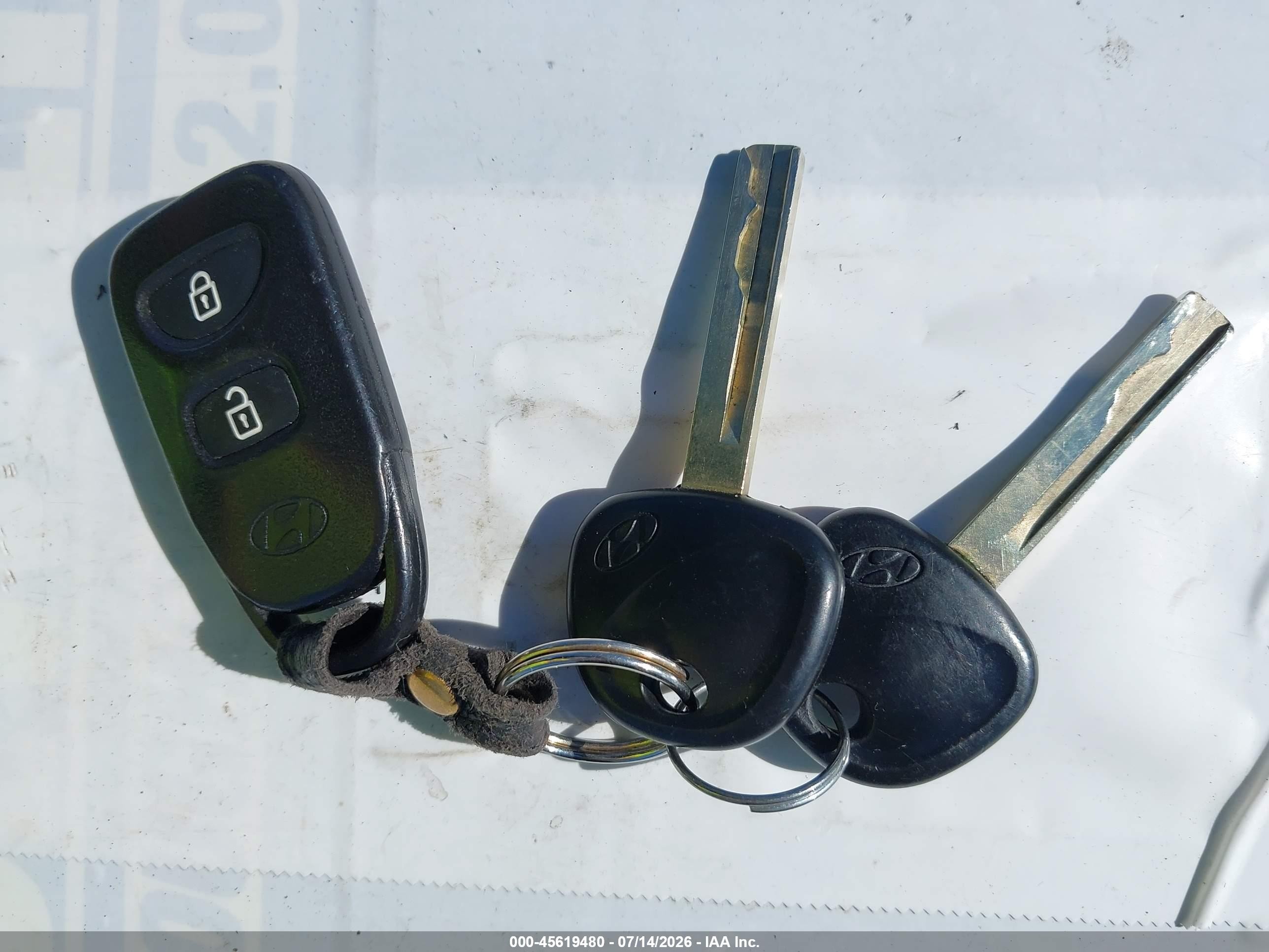2013 Hyundai Accent Gls Silver vin: KMHCT4AE9DU366930