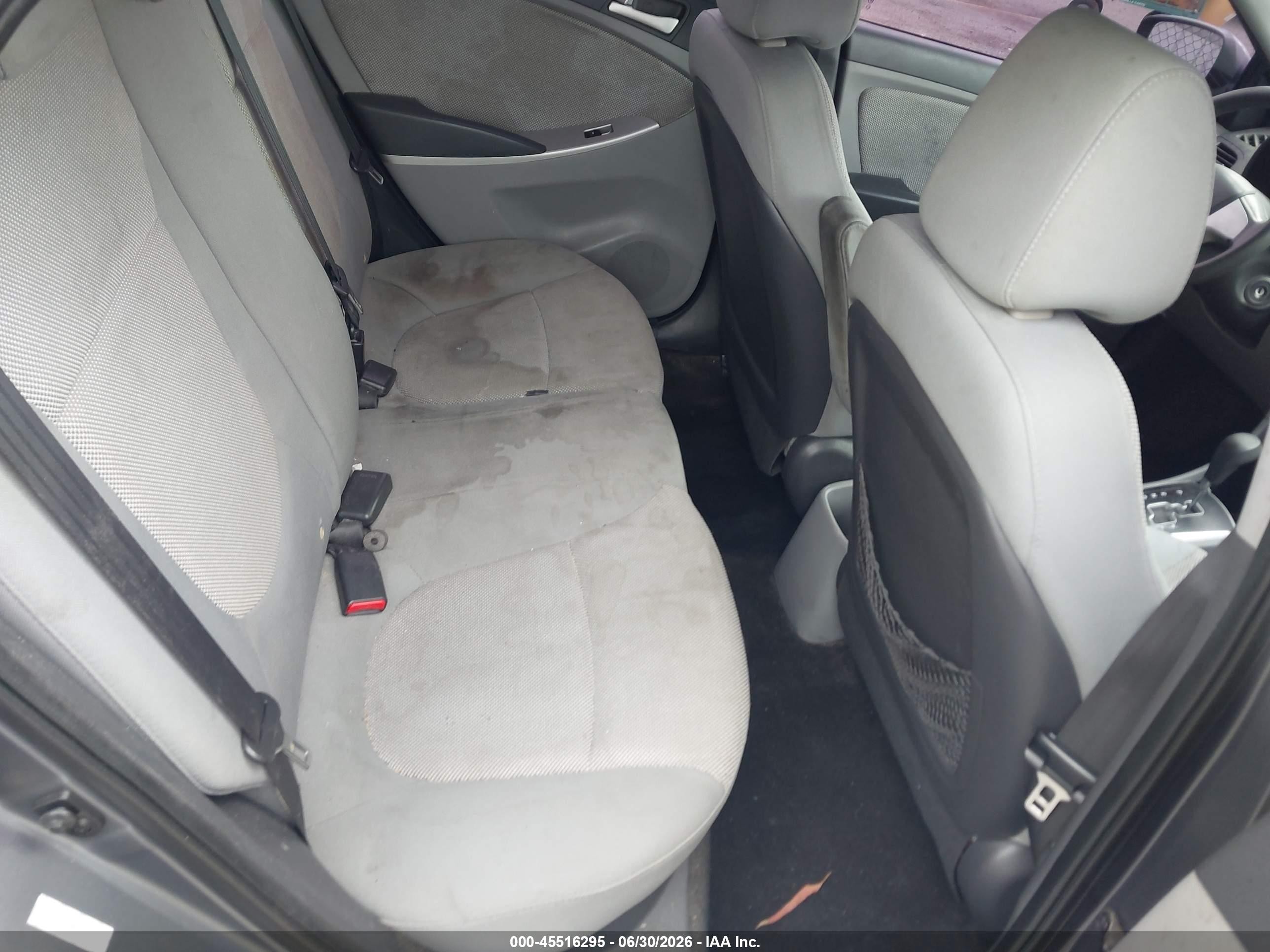 2013 Hyundai Accent Gls Gray vin: KMHCT4AE9DU396770