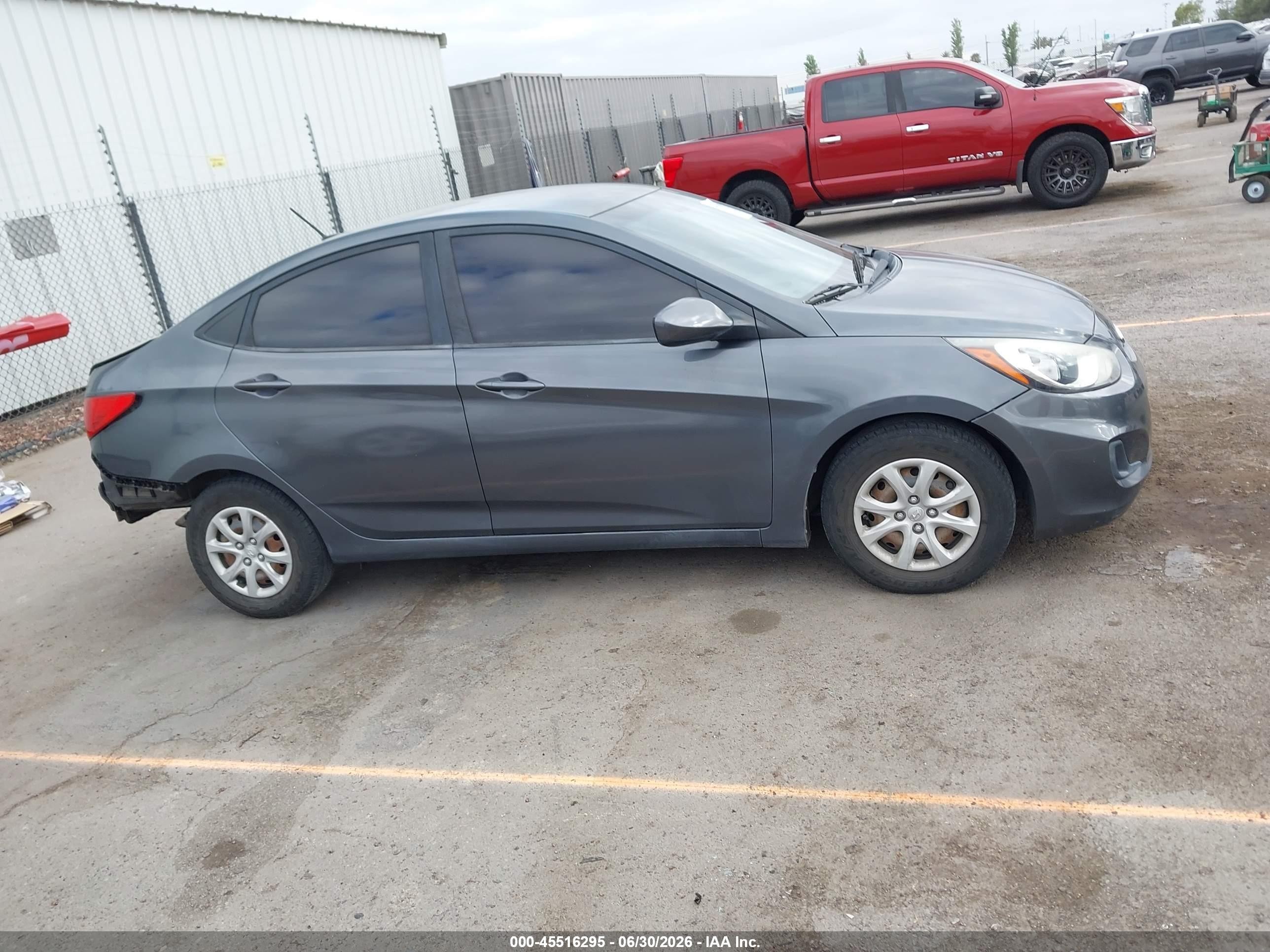 2013 Hyundai Accent Gls Gray vin: KMHCT4AE9DU396770