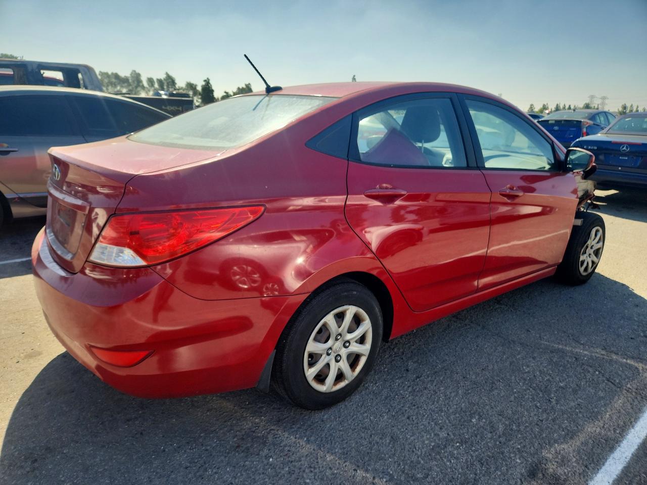 2013 Hyundai Accent Gls Red vin: KMHCT4AE9DU415673