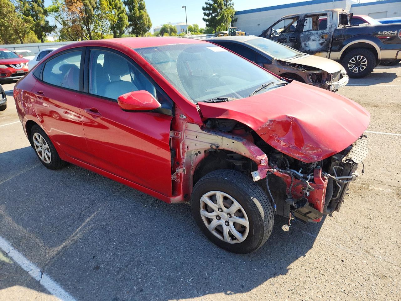 2013 Hyundai Accent Gls Red vin: KMHCT4AE9DU415673