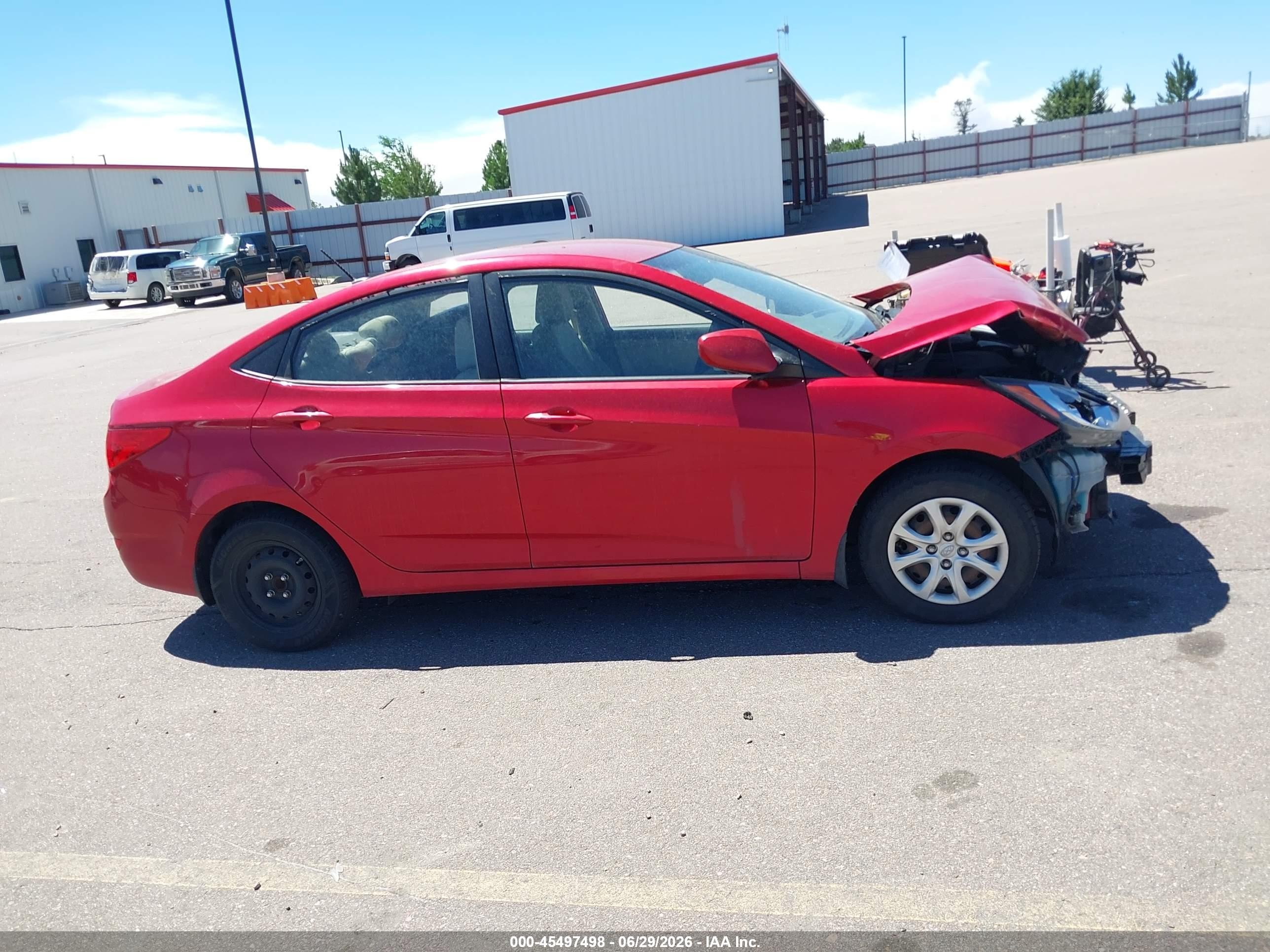 2013 Hyundai Accent Gls Red vin: KMHCT4AE9DU429413