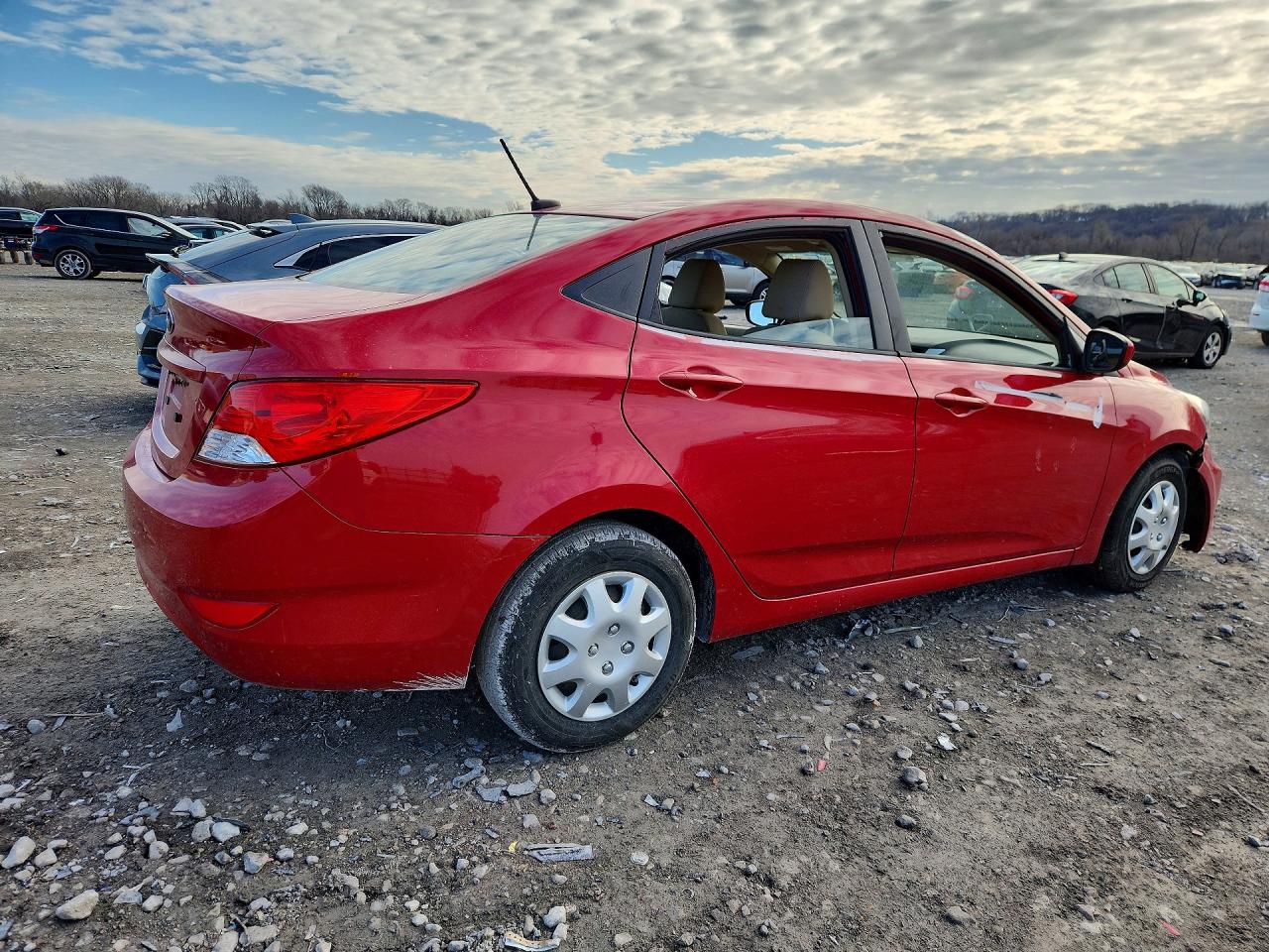 2013 Hyundai Accent Red vin: KMHCT4AE9DU471273